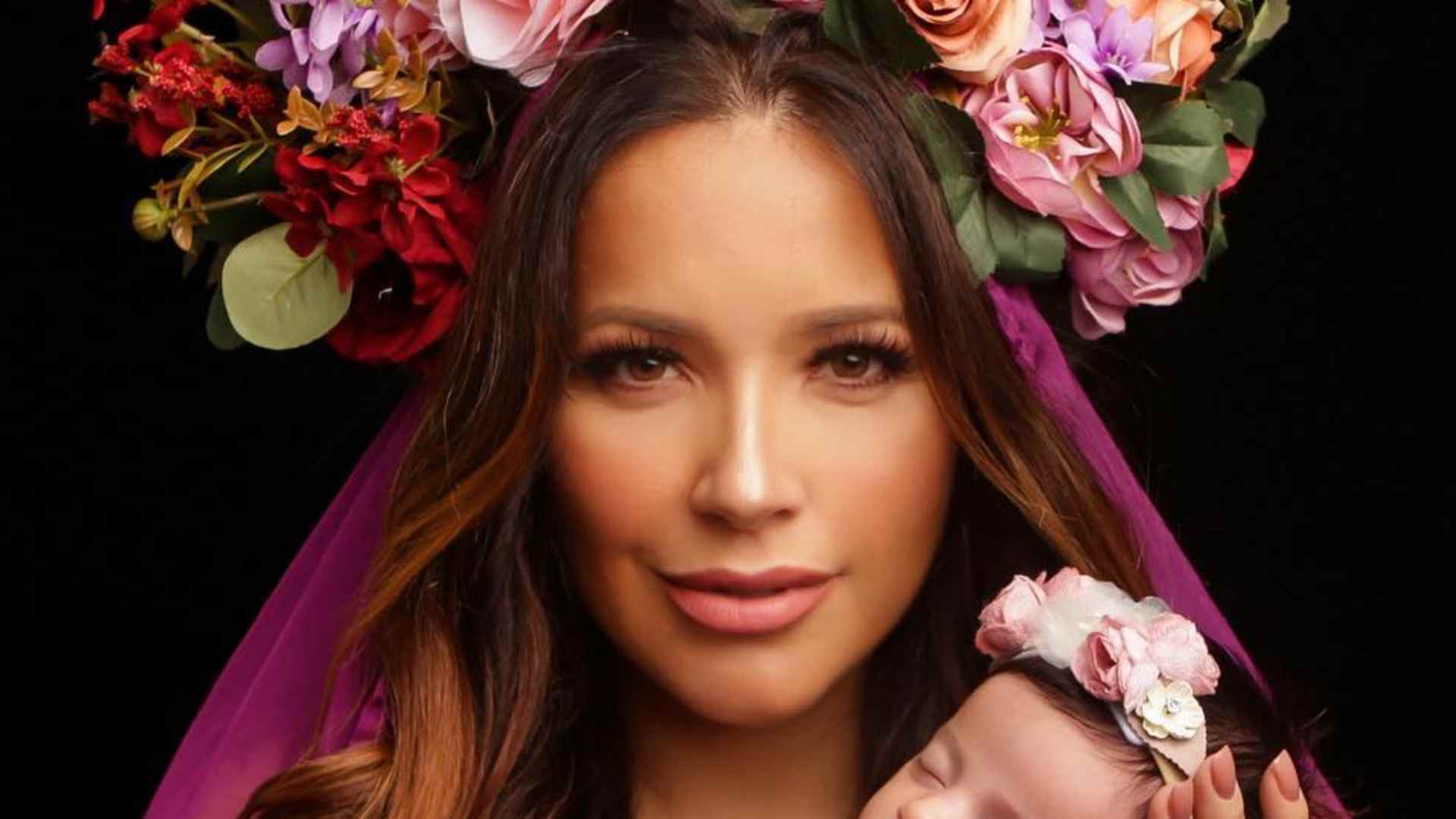 Renata Dominguez comemora aniversário de 43 anos com clique encantador ao lado da filha