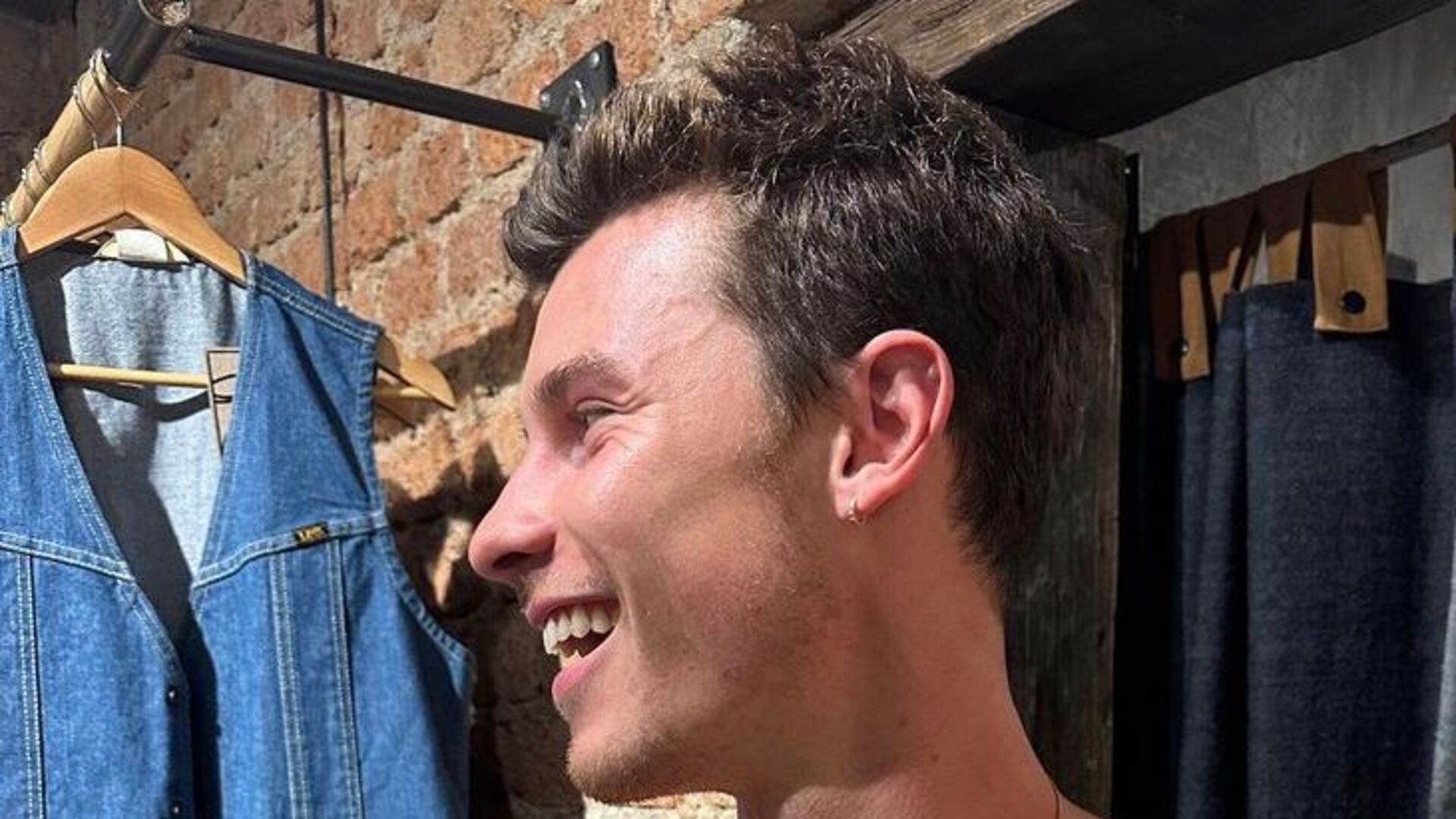 Shawn Mendes surpreende fãs ao surgir em viagem pelo México