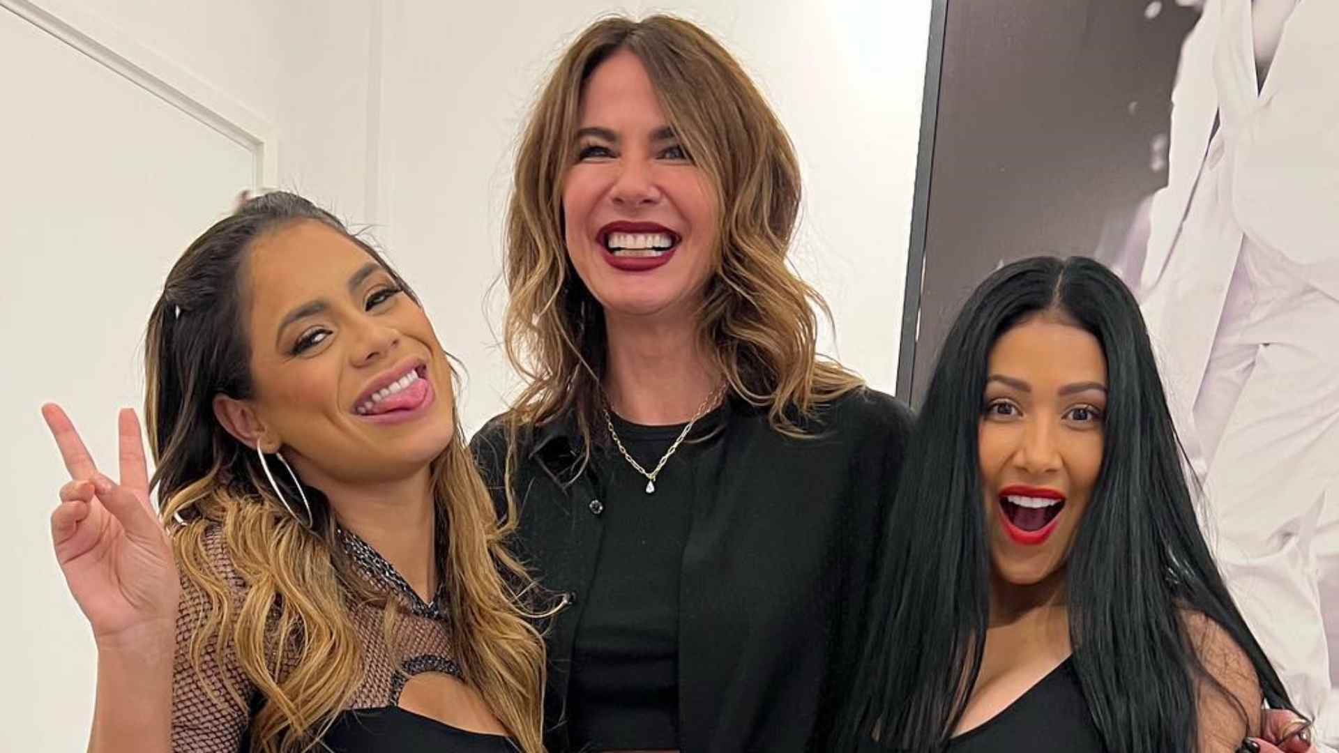 Com cliques divertidos, Simaria celebra encontro com Lexa e Luciana Gimenez: “Especial”