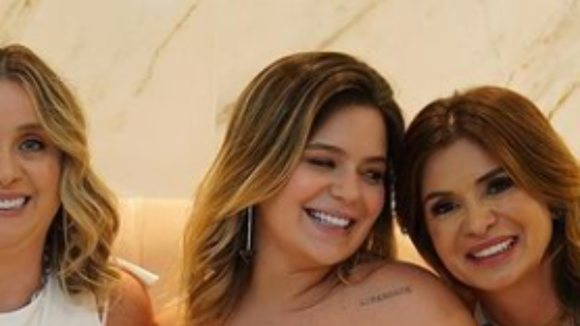 Gravidíssima, Viih Tube celebra primeiro Dia da Mulher como mãe