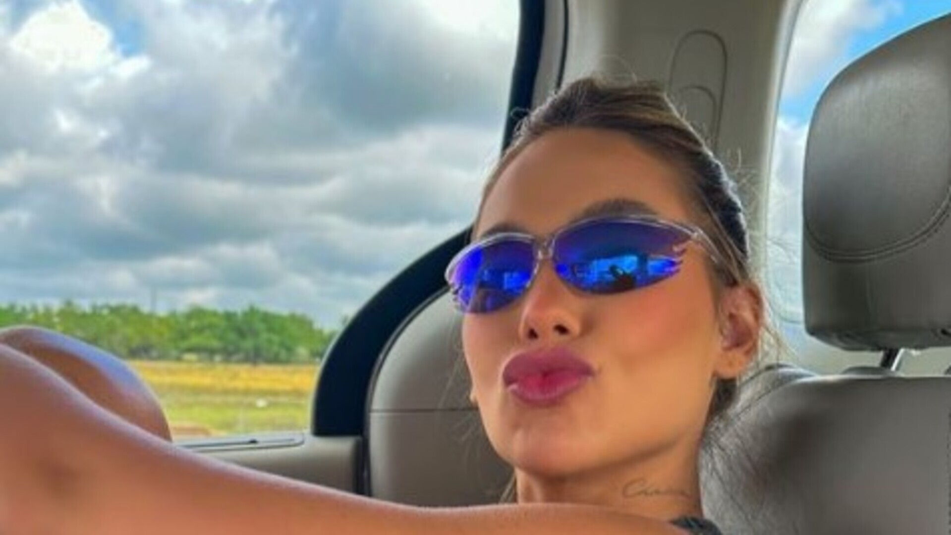 Virginia Fonseca esbanja beleza e estilo ao compartilhar look em viagem ao Estados Unidos