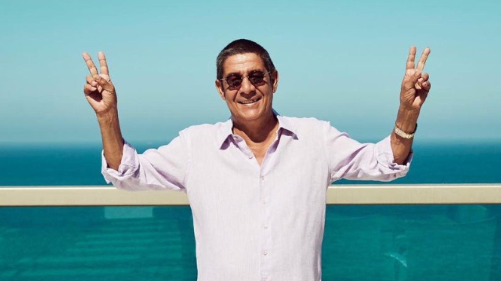 Zeca Pagodinho posa ao lado de mãe para celebrar aniversário