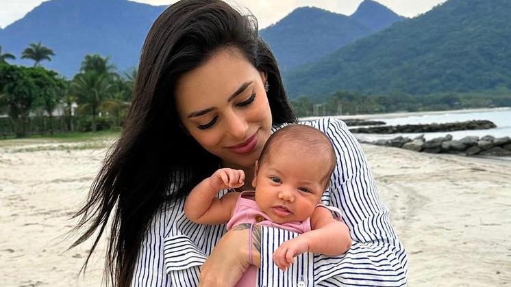 Bruna Biancardi compartilha foto de pertinho do rosto da filha, Mavie