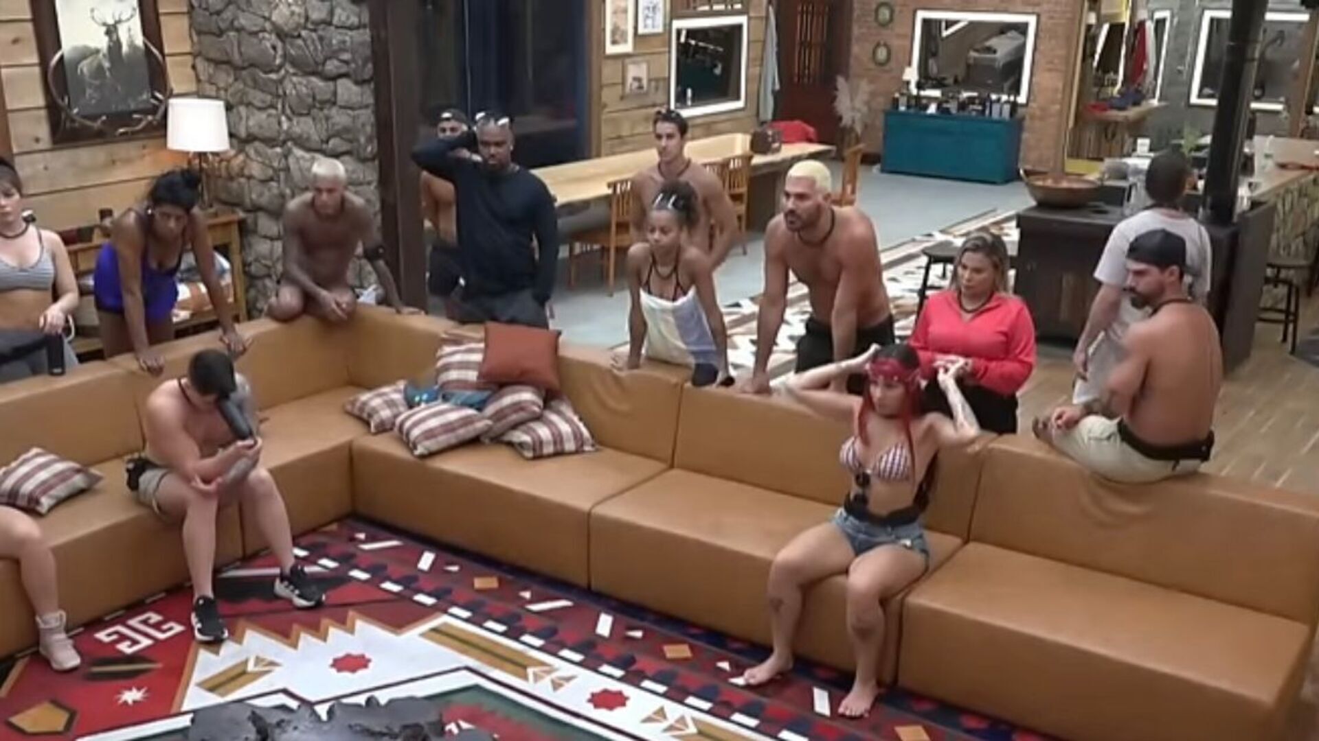 A Fazenda: O que rolou? Peões ficam presos na sede do programa e espectadores ficam curiosos