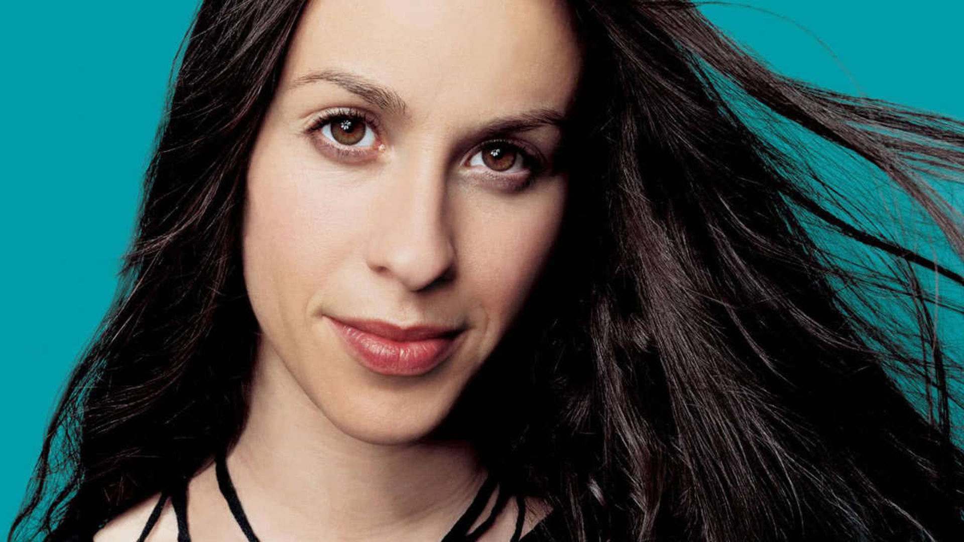 Alanis Morissette revelou que terapia a ajudou a lidar com exposição: “Sem julgamentos”