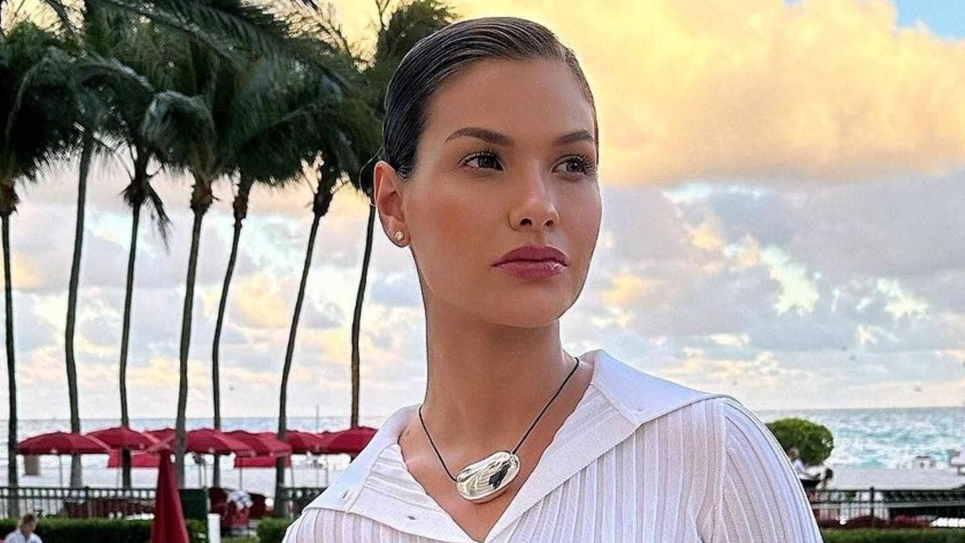 Andressa Suita impacta com look todo branco: ‘Sabe ser linda’