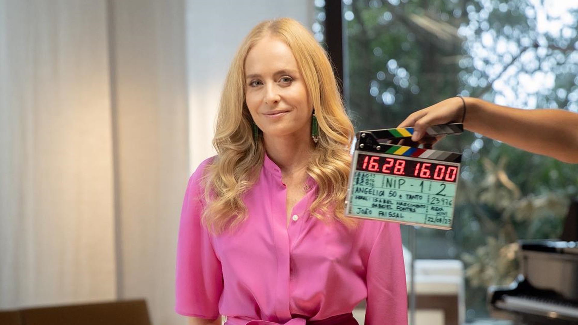 Angélica revela detalhes de novo programa e elogia encontro com Maisa: “Ela já é uma mulher”