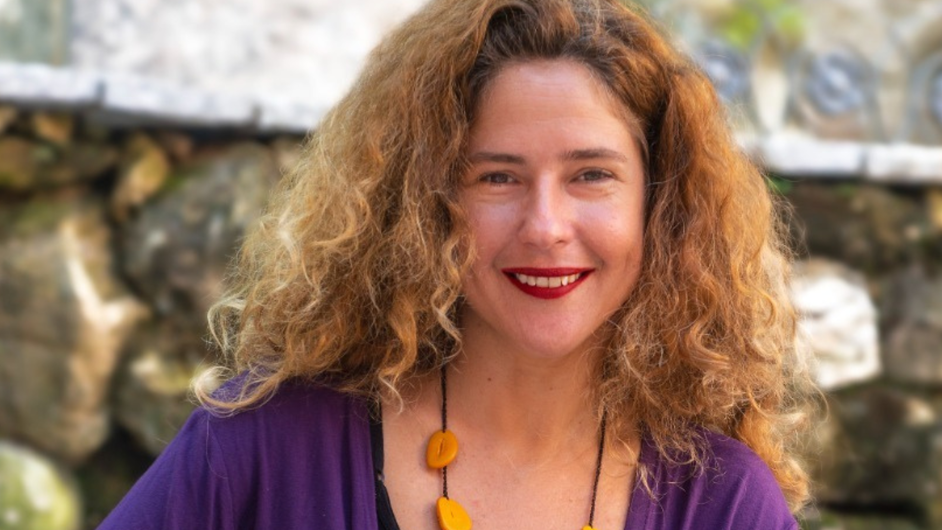 Autora homenageia Suely Franco em vida com peça sobre vedete: ‘Não pode parar’
