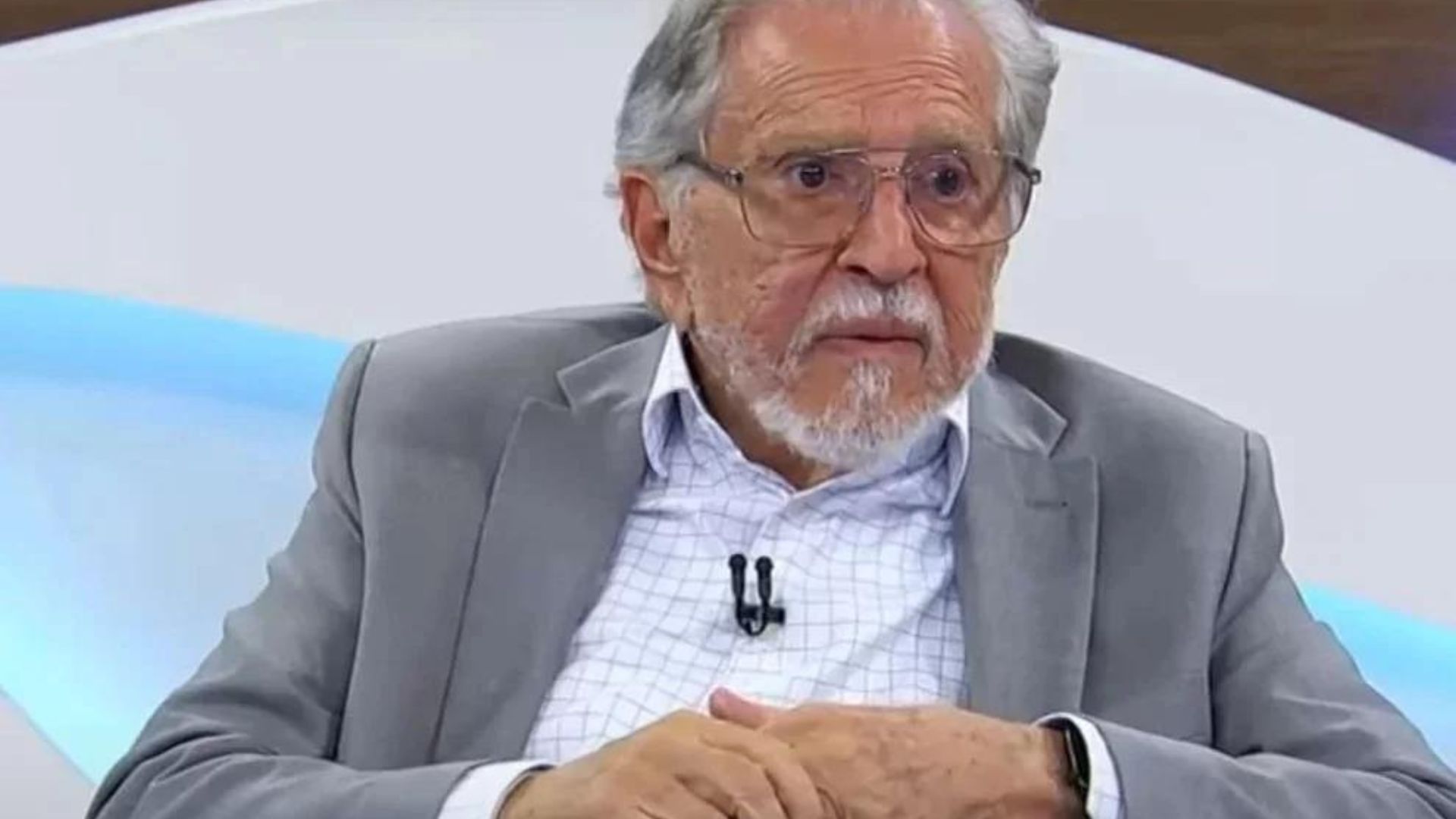 Aos 87 anos, Carlos Alberto de Nóbrega sofre acidente e está internado na UTI