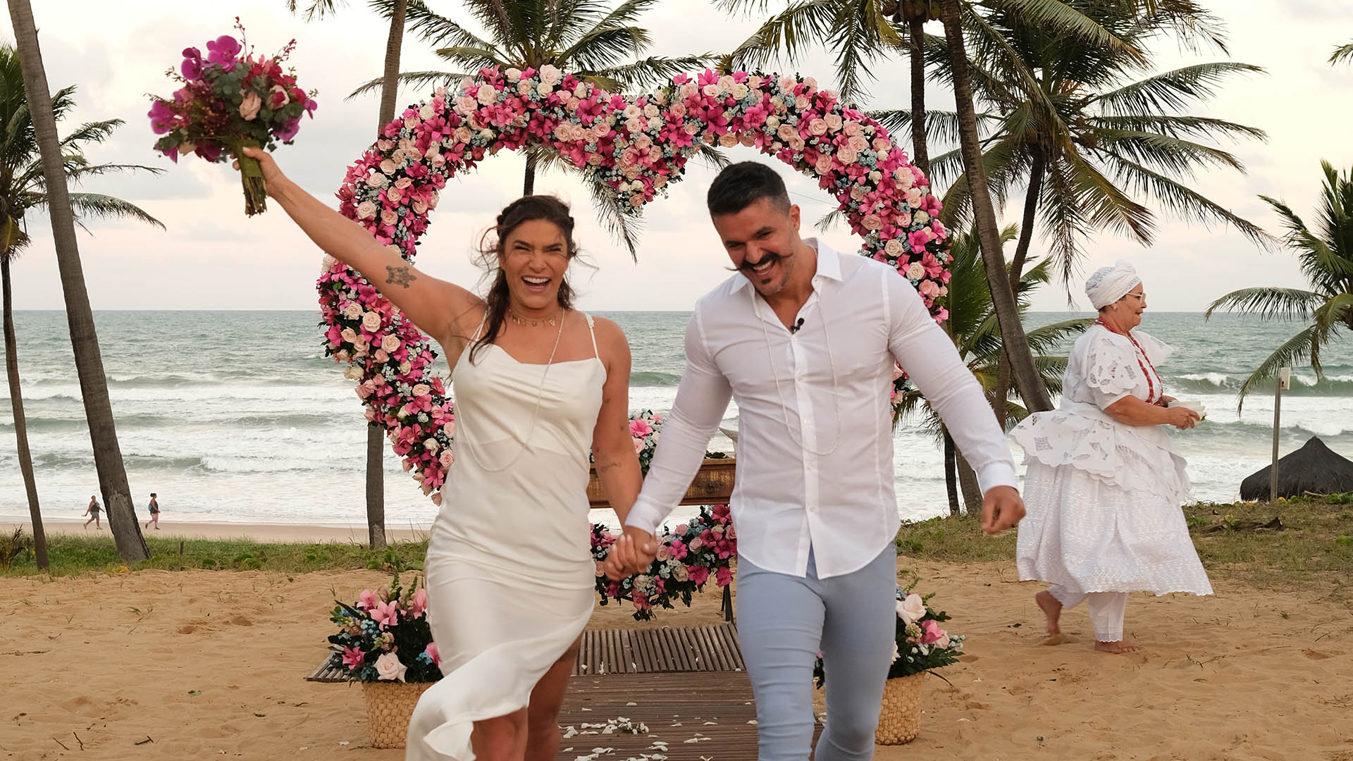 Priscila Fantin e Bruno Lopes se casam pela quinta vez