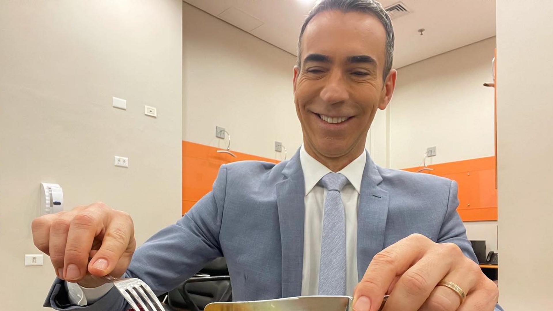 Cesar Tralli impressiona ao mostrar marmita: “Saudável”