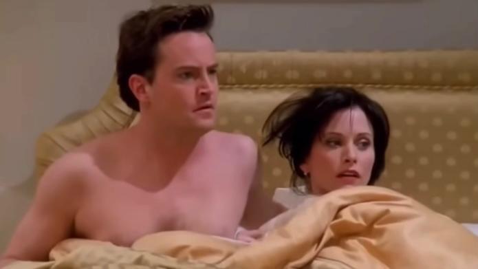 Courtney Cox escreve homenagem emocionante Matthew Perry: ‘História de amor’