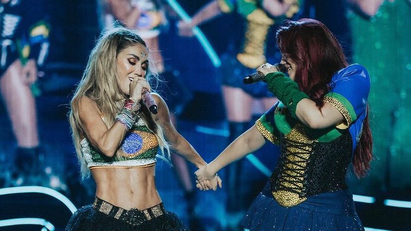 Eita! Dulce Maria e Anahí revelam estarem doentes em véspera de novo show em São Paulo
