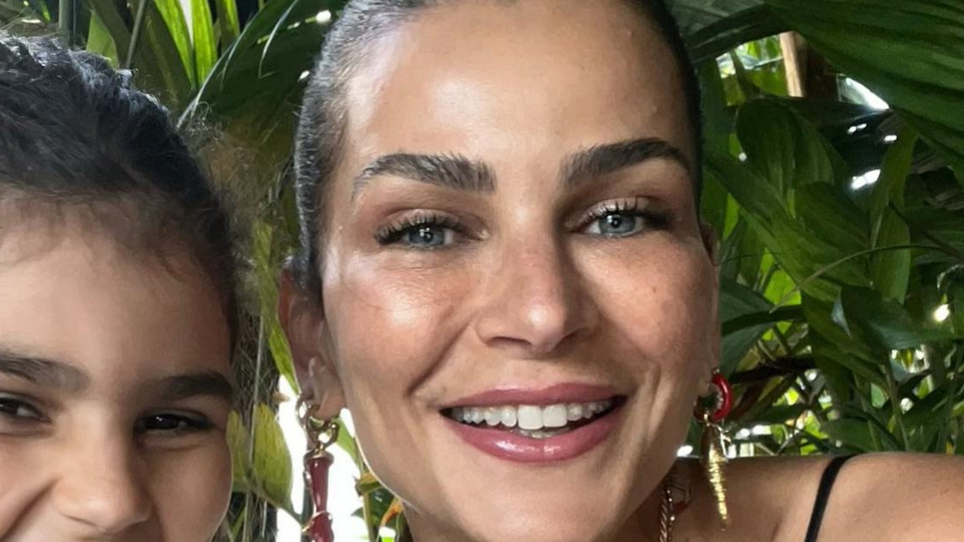 Fernanda Motta surge em cliques raros ao lado da filha: “Minha melhor parte”