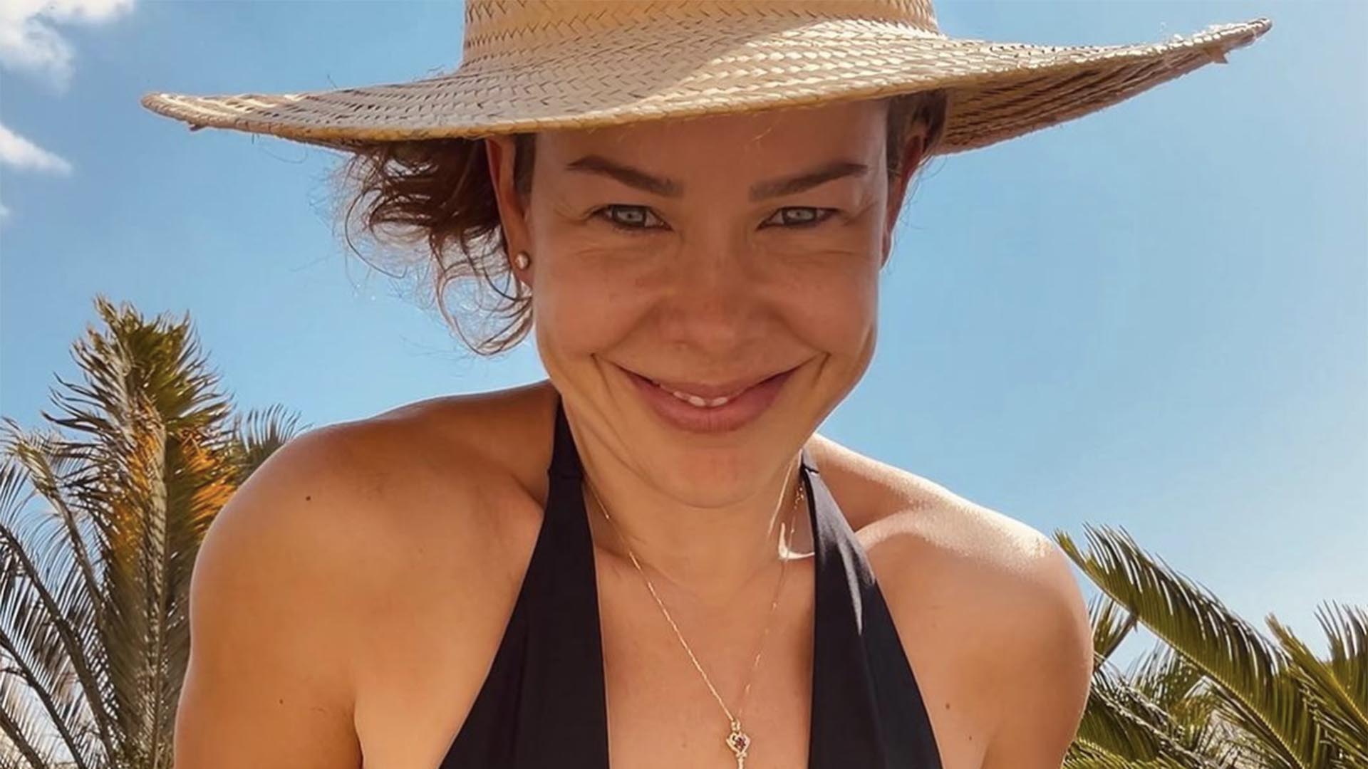 Magérrima, Fernanda Souza surge deslumbrante em fotos ao ar livre