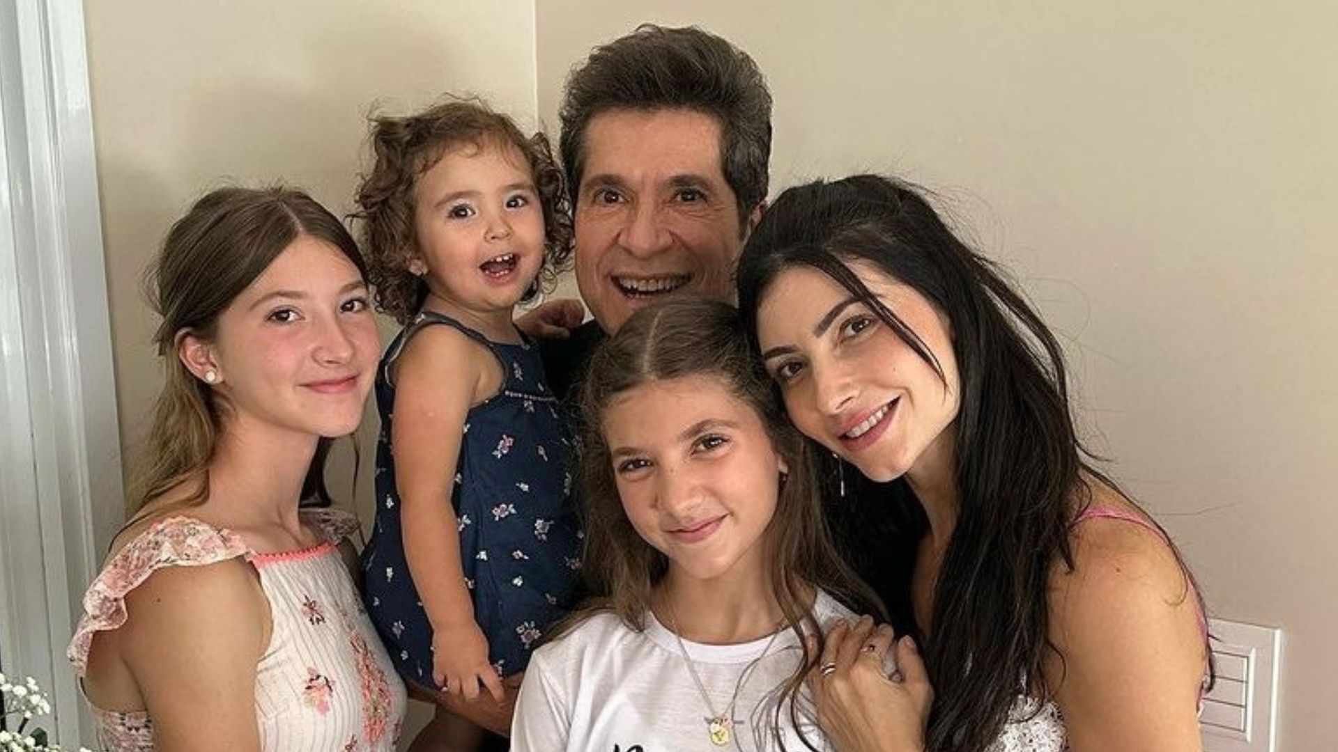 Filha do cantor Daniel faz primeira comunhão: ‘Uma família de exemplo’
