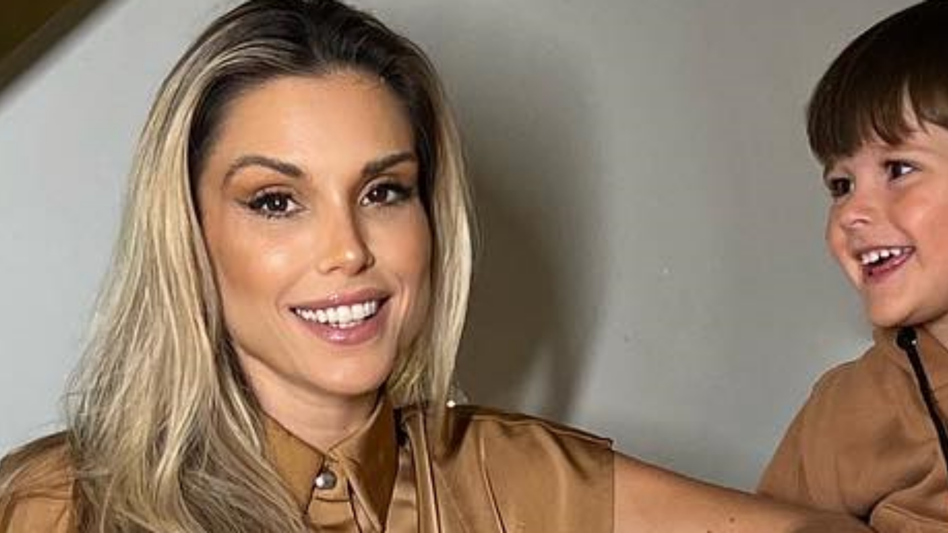 Flávia Viana combina look com o filho e encanta os fãs: “É muita perfeição”