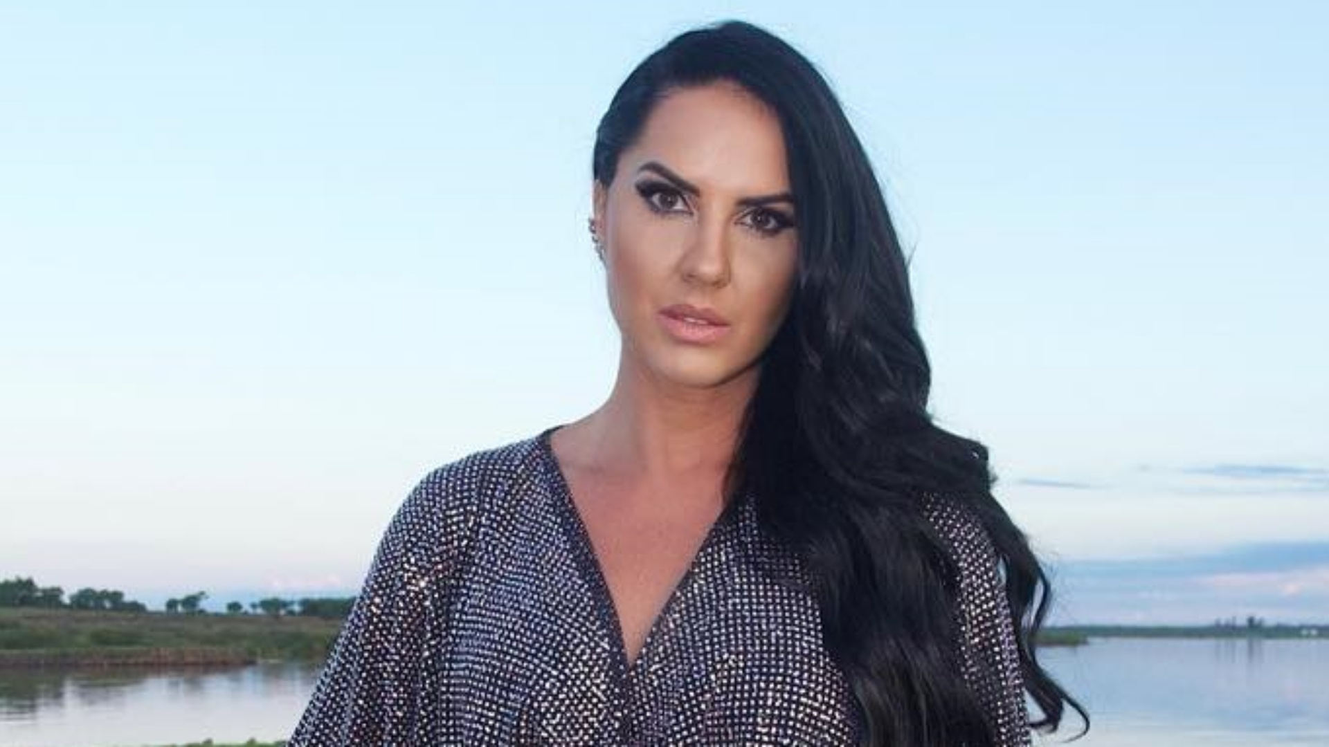 Graciele Lacerda aposta em look deslumbrante para show do noivo: “Arrasando”