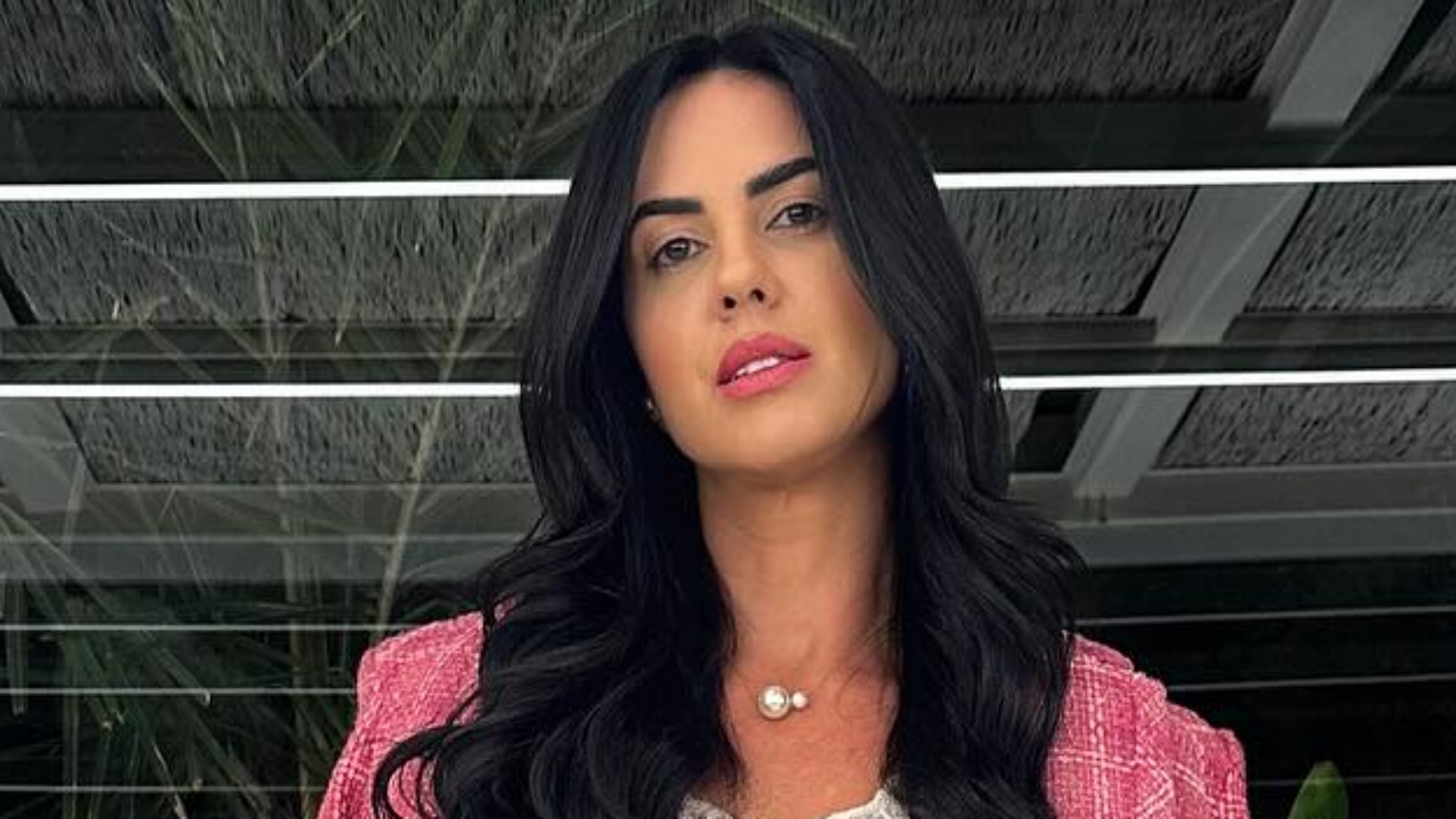Graciele Lacerda chama atenção ao apostar em look estiloso: “Belíssima”