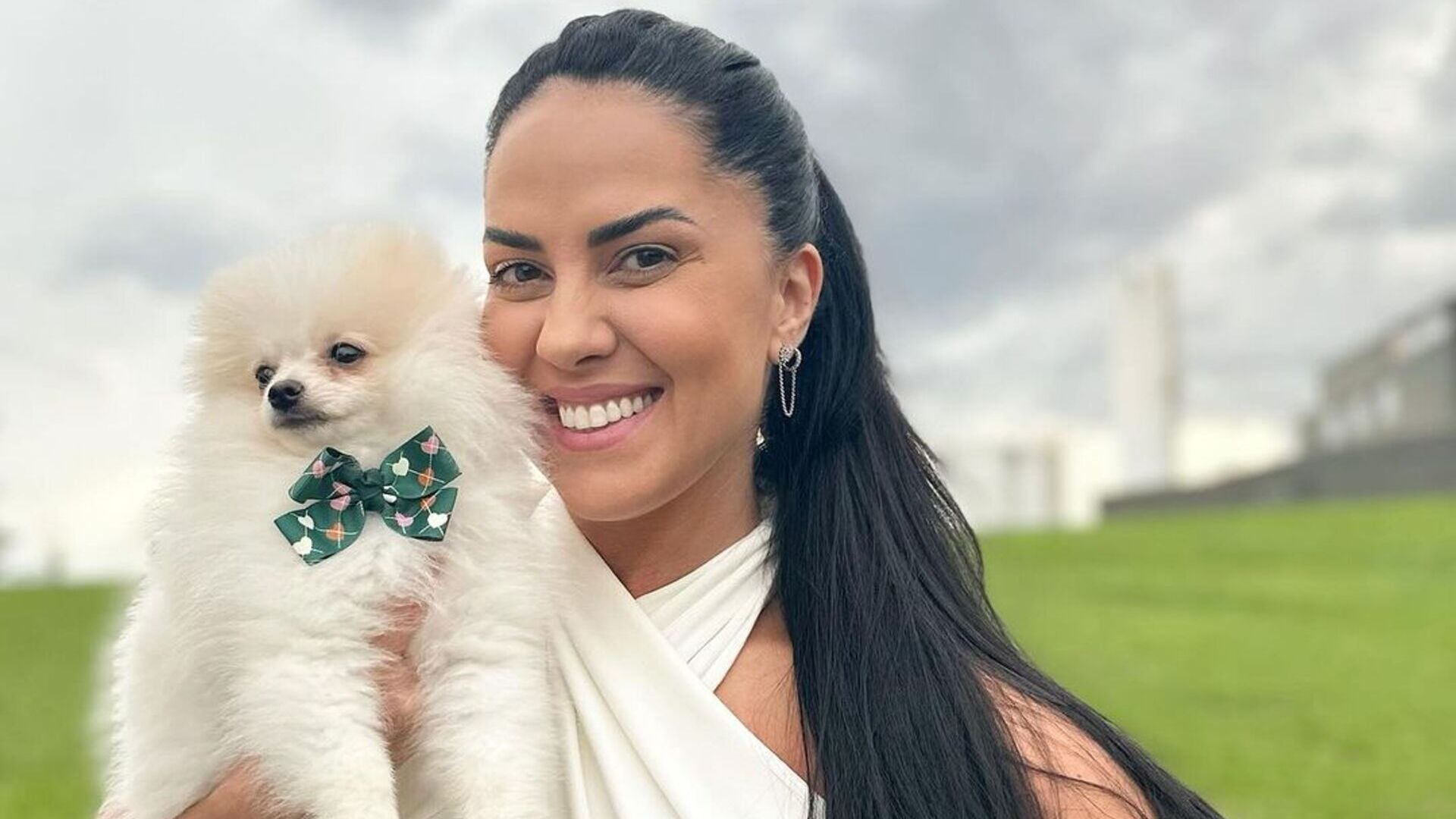 Graciele Lacerda mostra 1ª  viagem com seu cão de R$ 63 mil