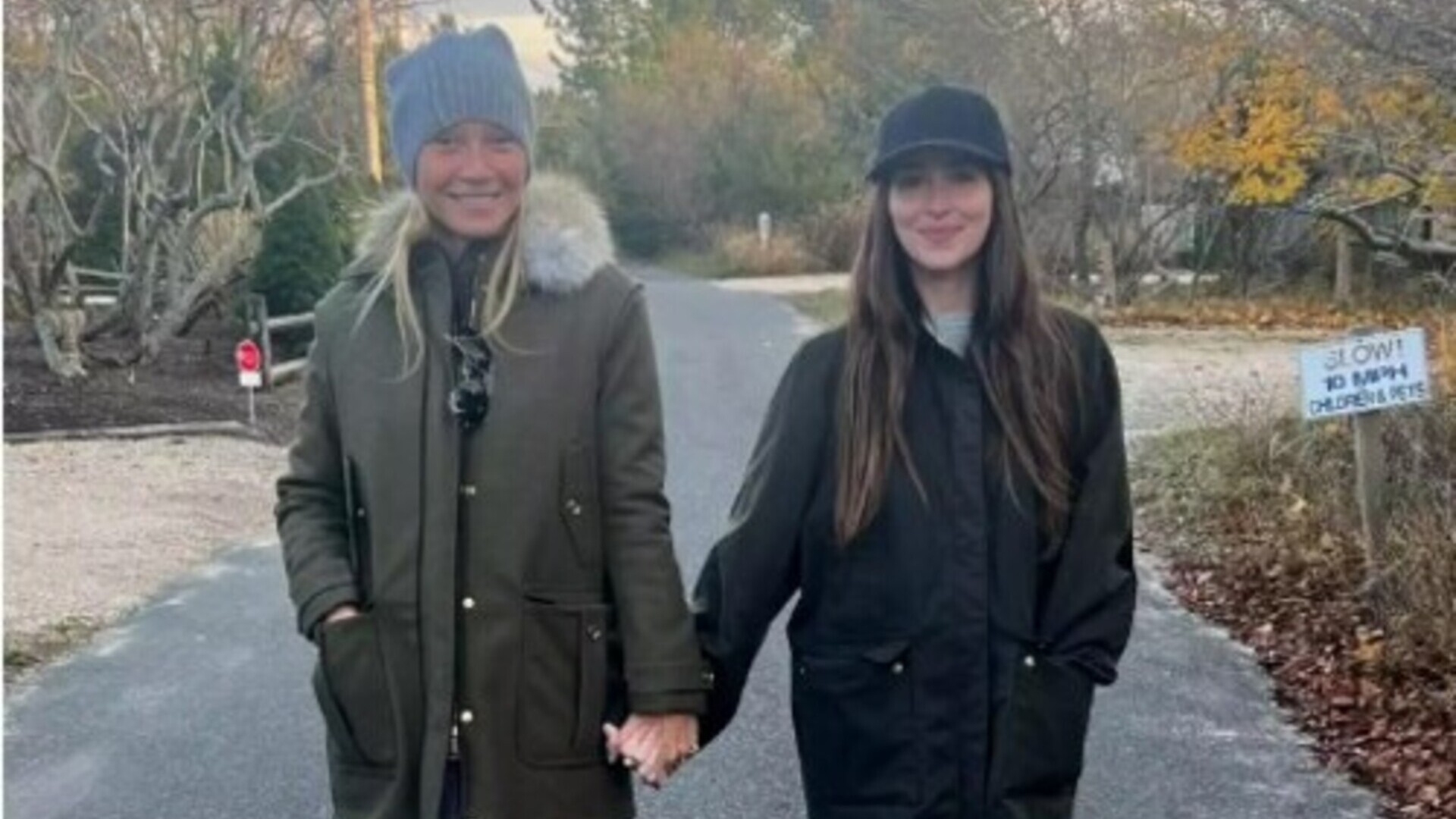 Gwyneth Paltrow surge ao lado de namorada de seu ex-marido, Chris Martin