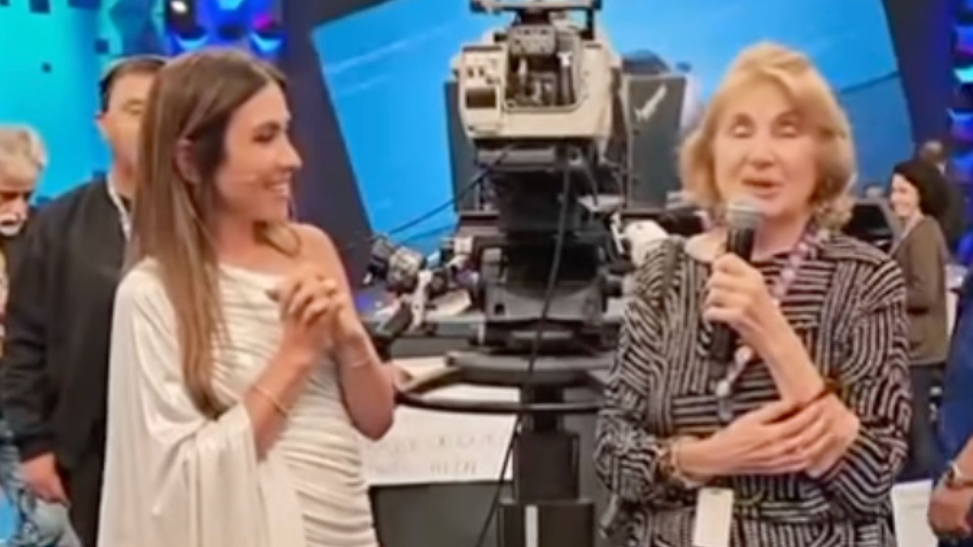 Raridade: irmã de Silvio Santos aparece em programa de TV e manda recado carinhoso