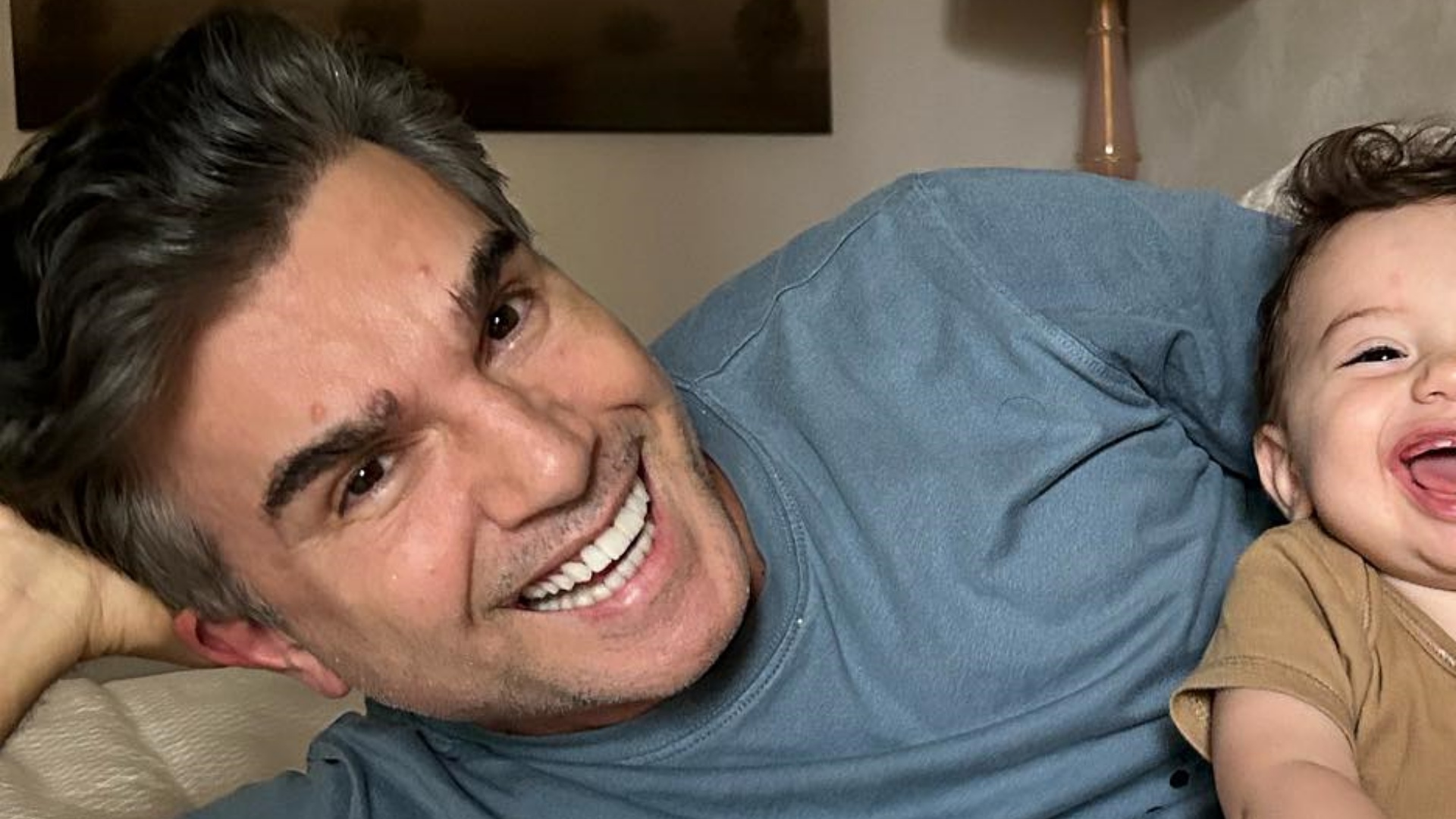 Marido de Claudia Raia divide clique encantador com o filho: “Pai babão”