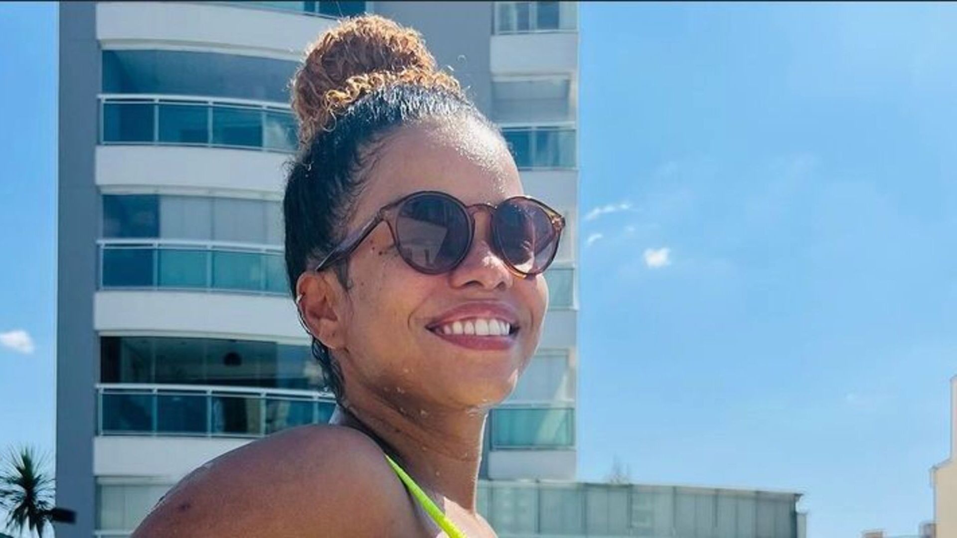 Jeniffer Nascimento posa mostrando barrigão de grávida em novas fotos: “Chegando”