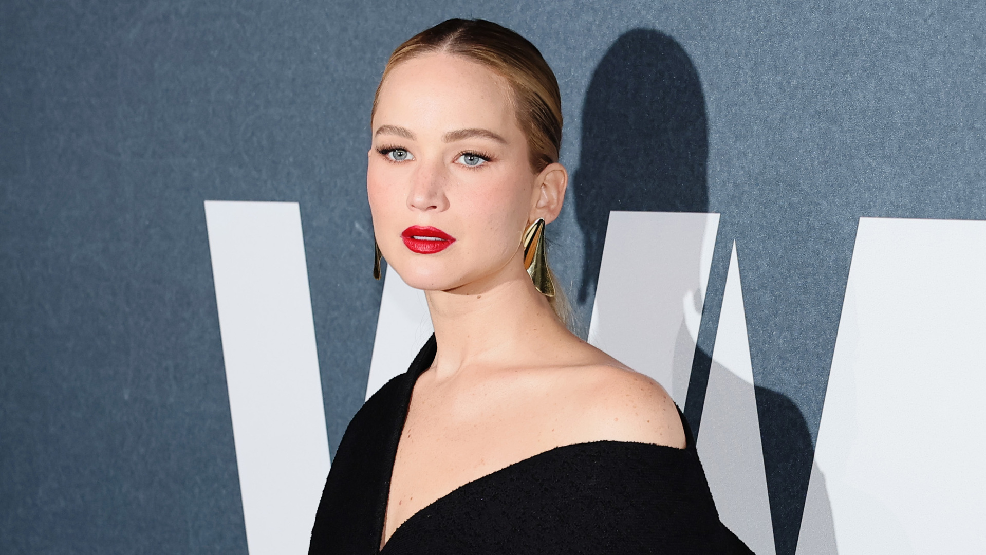 Jennifer Lawrence nega ter feito cirurgias plásticas: “Estou envelhecendo”