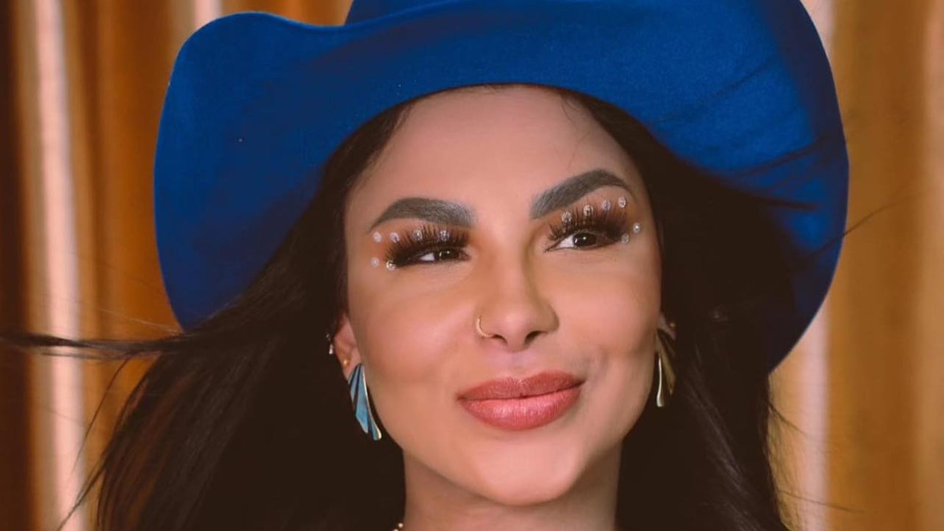 O que aconteceu com Jenny Miranda? Ex-A Fazenda foi internada às pressas