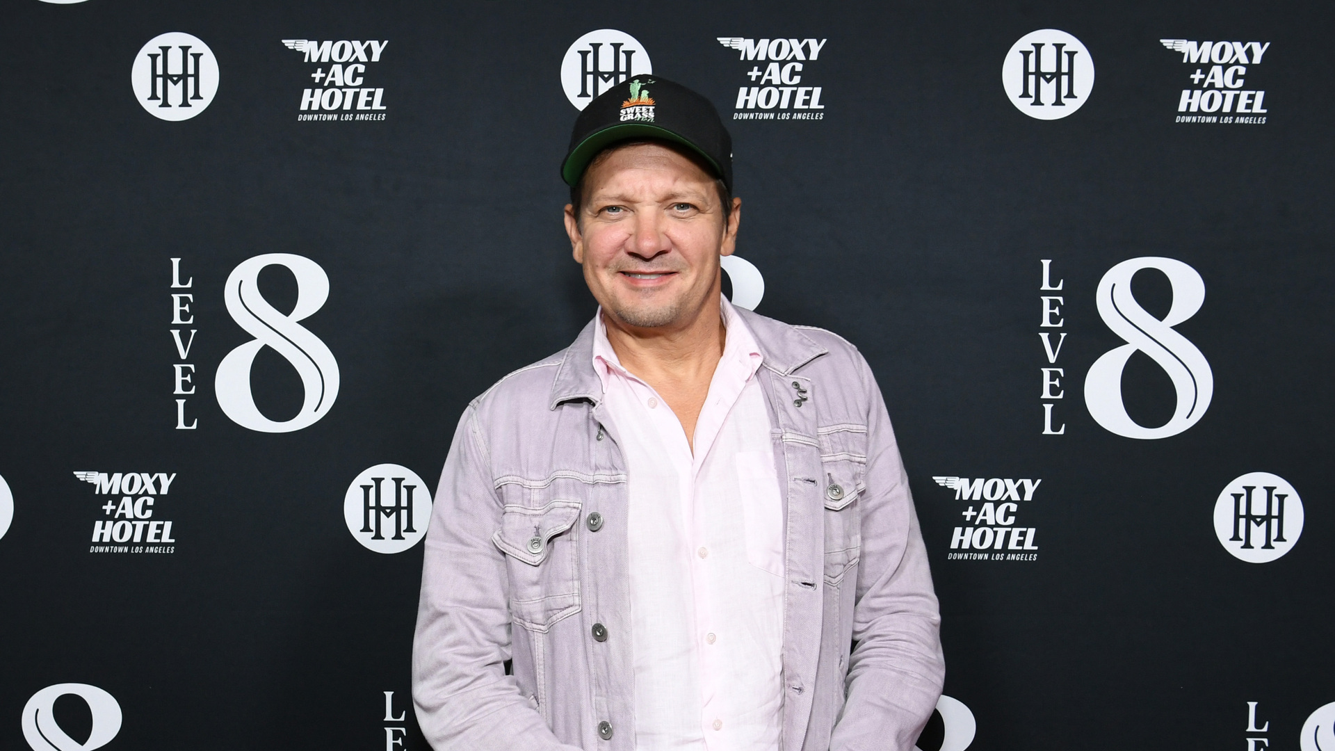 Jeremy Renner relembra acidente grave com limpa-neve e dispara: “É o meu dever”