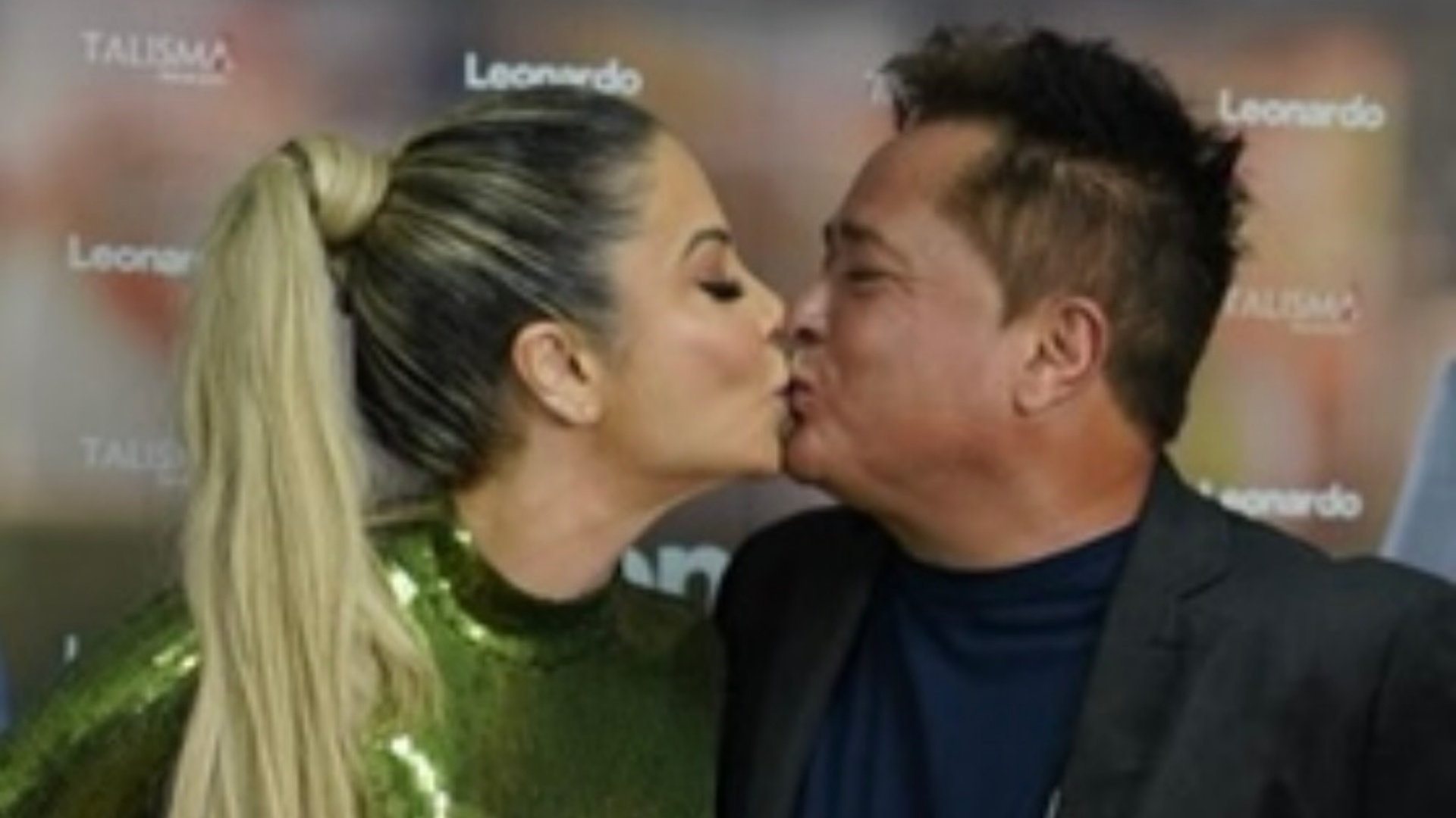 Com clique romântico, Leonardo celebra aniversário de Poliana Rocha: “Minha companheira”