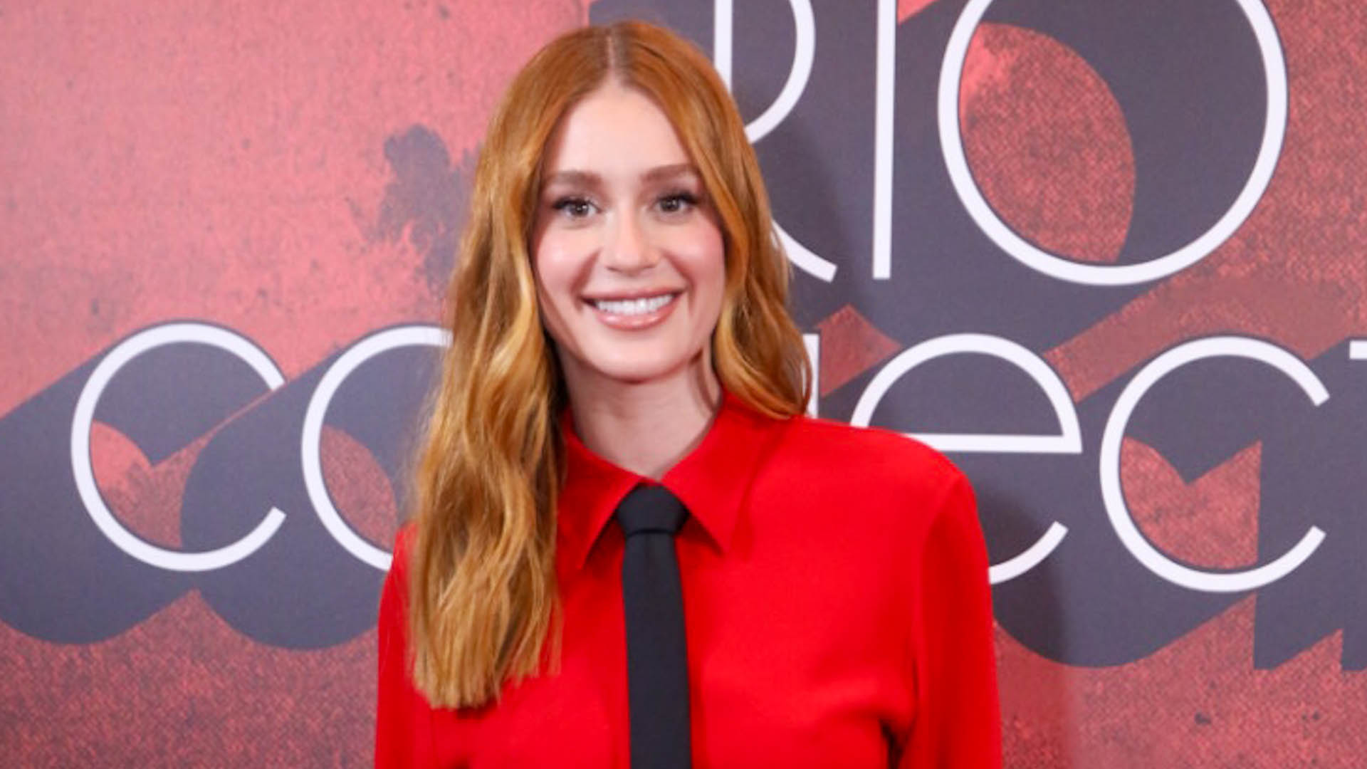 Marina Ruy Barbosa aposta em look com fenda poderosa para evento
