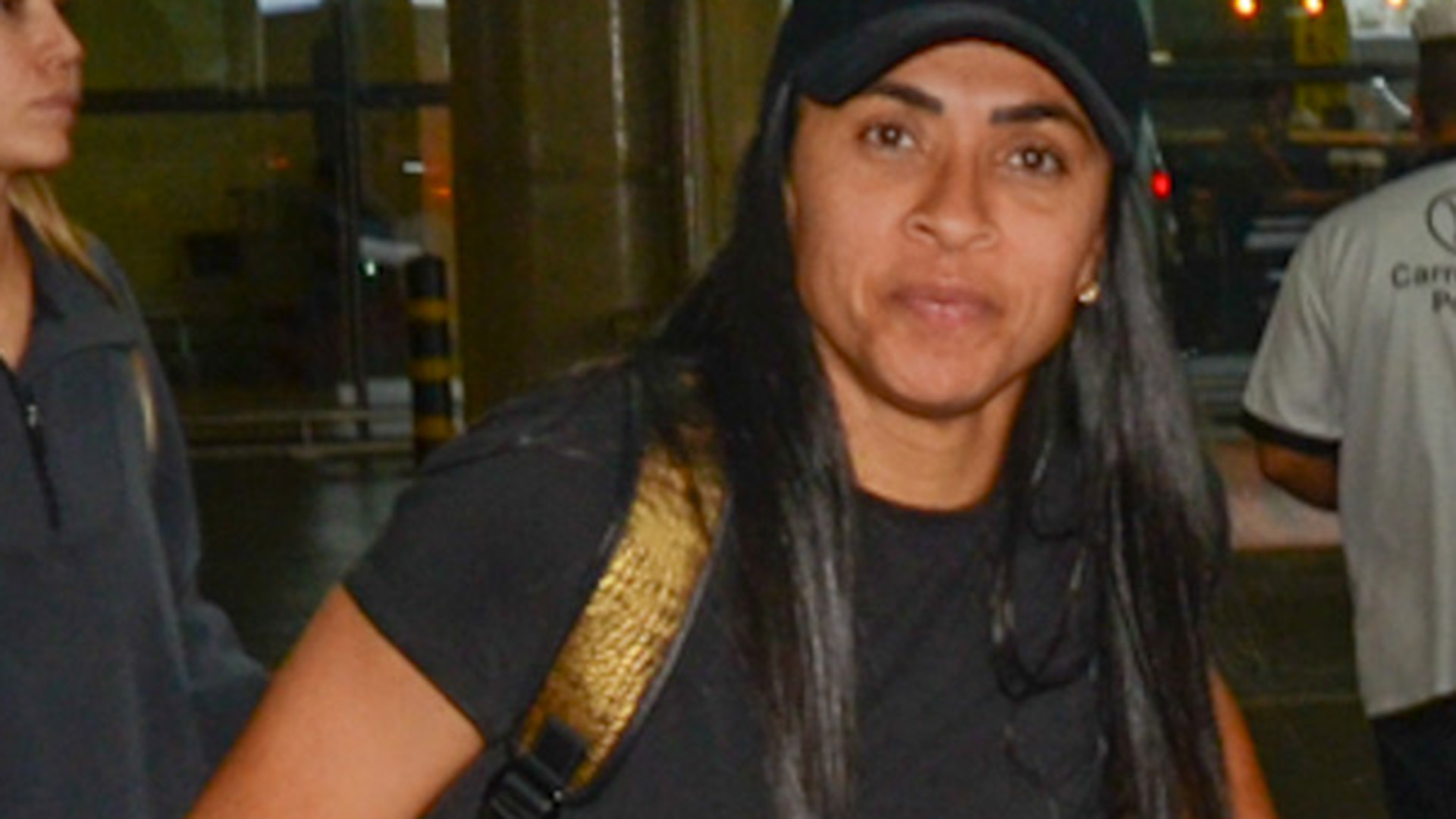 Marta Silva faz rara aparição com sua namorada gringa em novo flagra