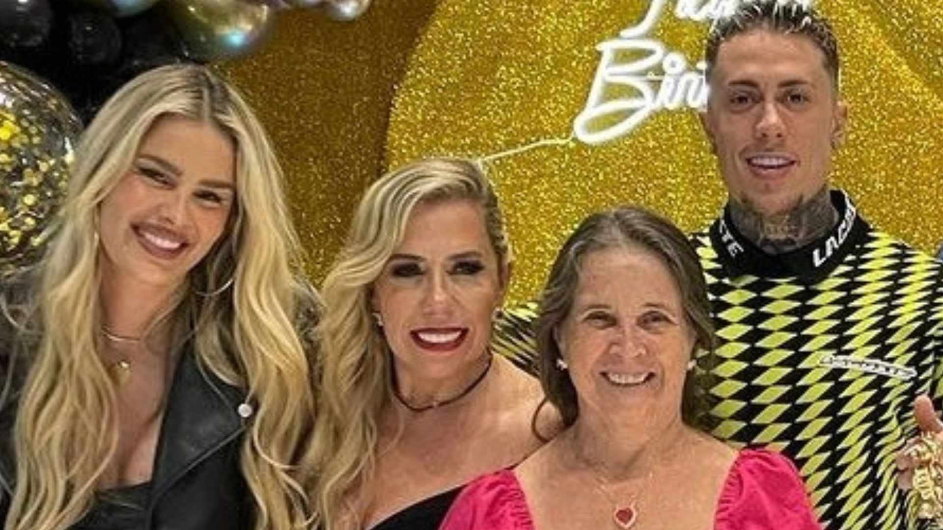 MC Daniel posta foto de Yasmin Brunet com sua família e recebe declaração