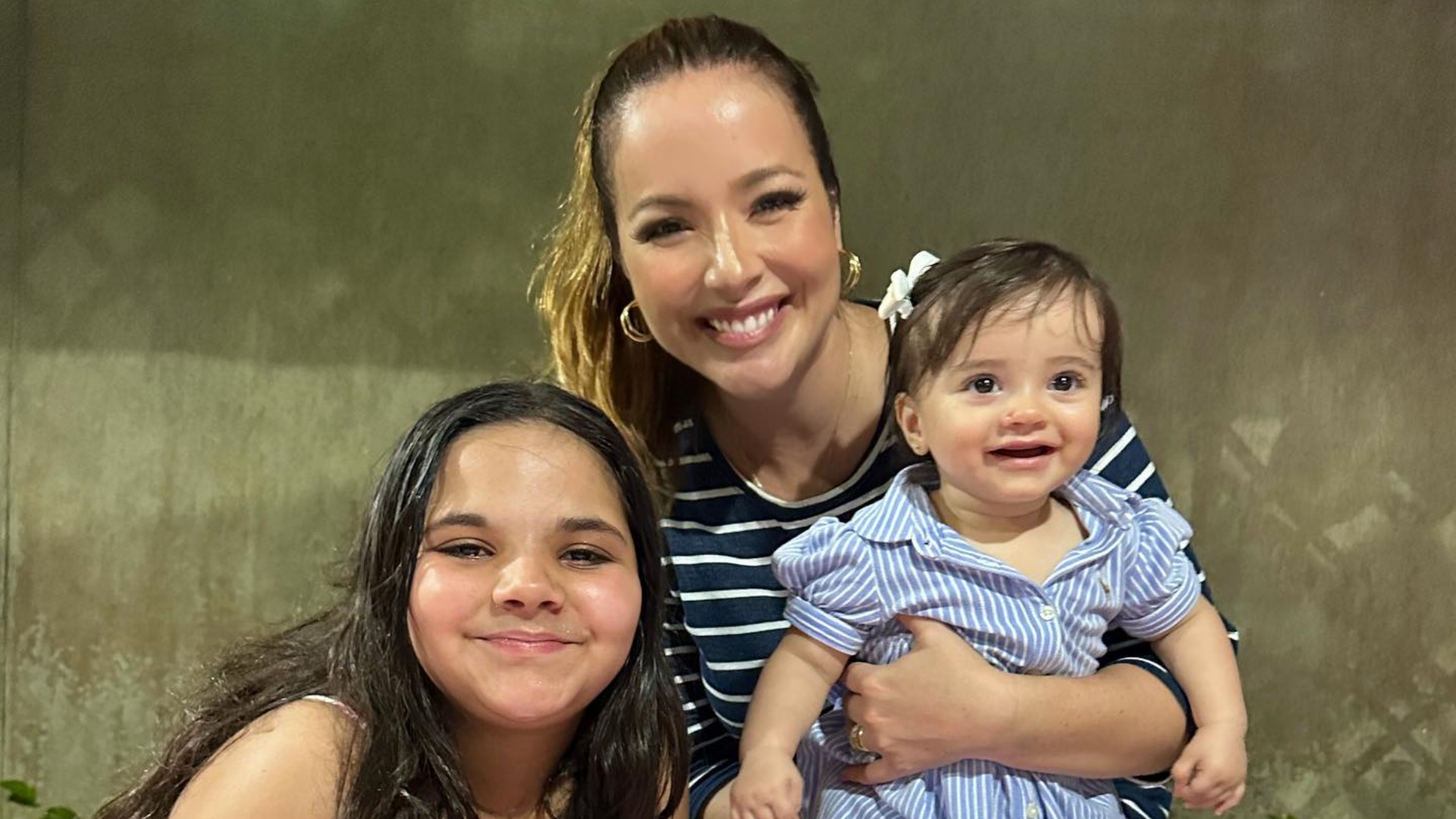 Renata Dominguez presta bela homenagem no aniversário da enteada