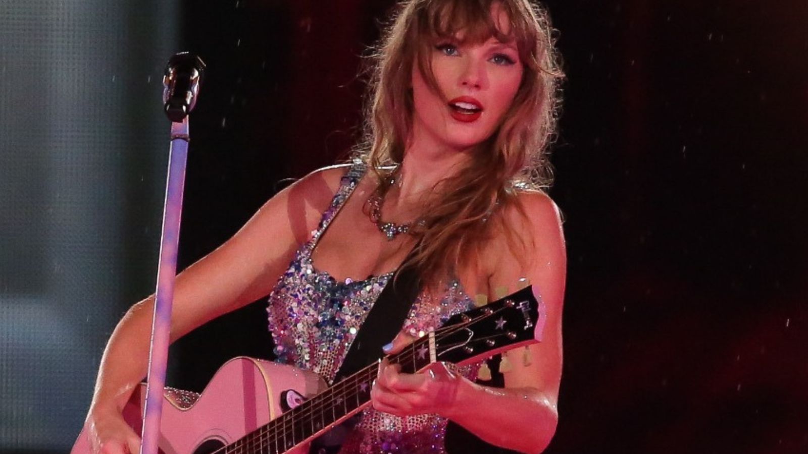 Pai de Taylor Swift é investigado por polícia australiana após suposta agressão