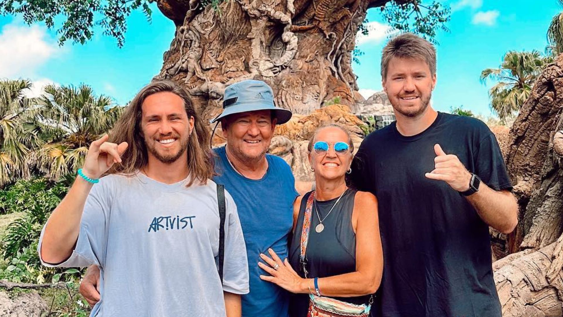 Vitor Kley abre relação com os pais e declara: ‘Estão juntos comigo do osso ao Filé Mignon’