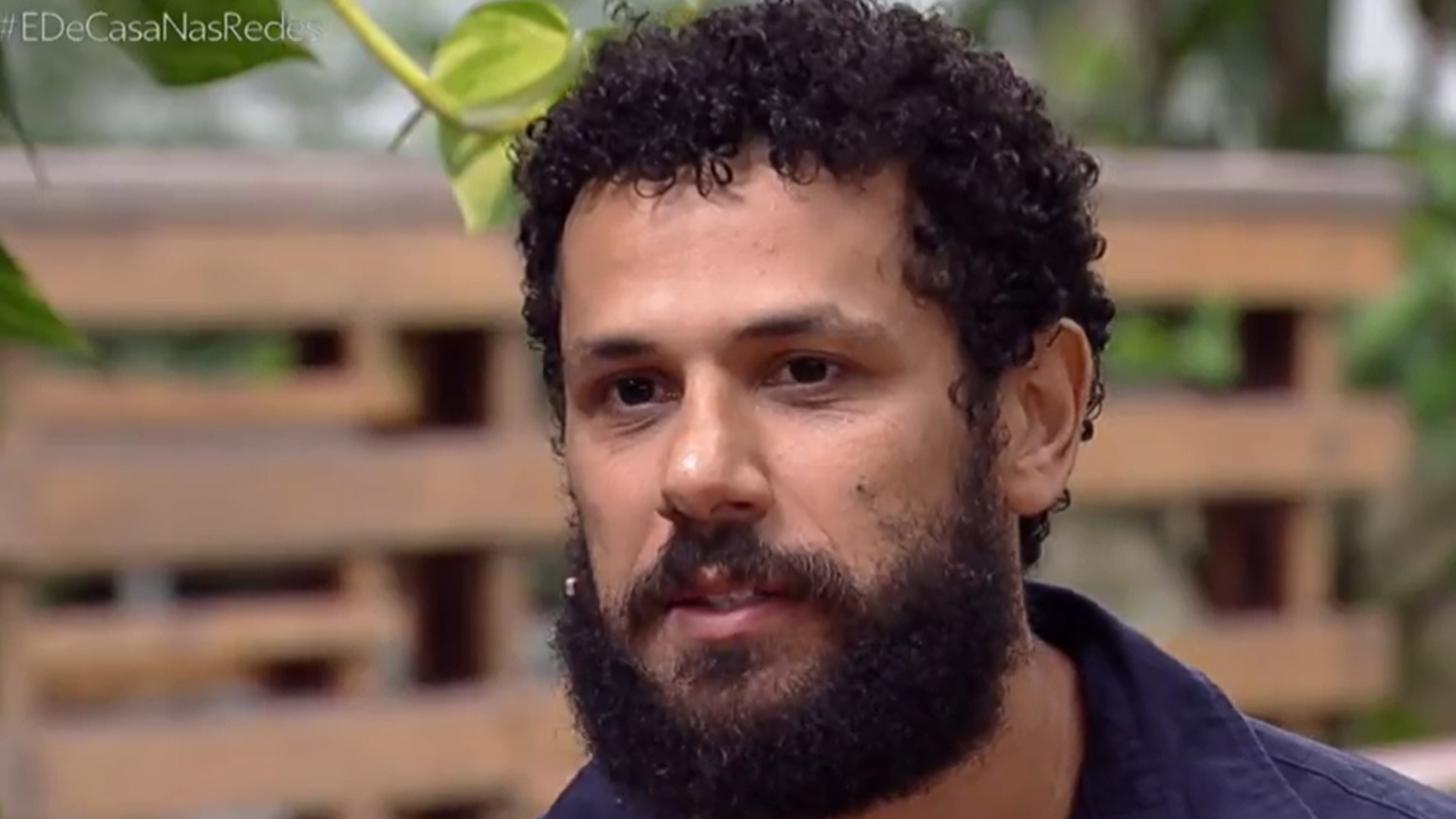 Amaury Lorenzo desabafa sobre assassinato de alunos e diz: “Não posso deixar de falar”
