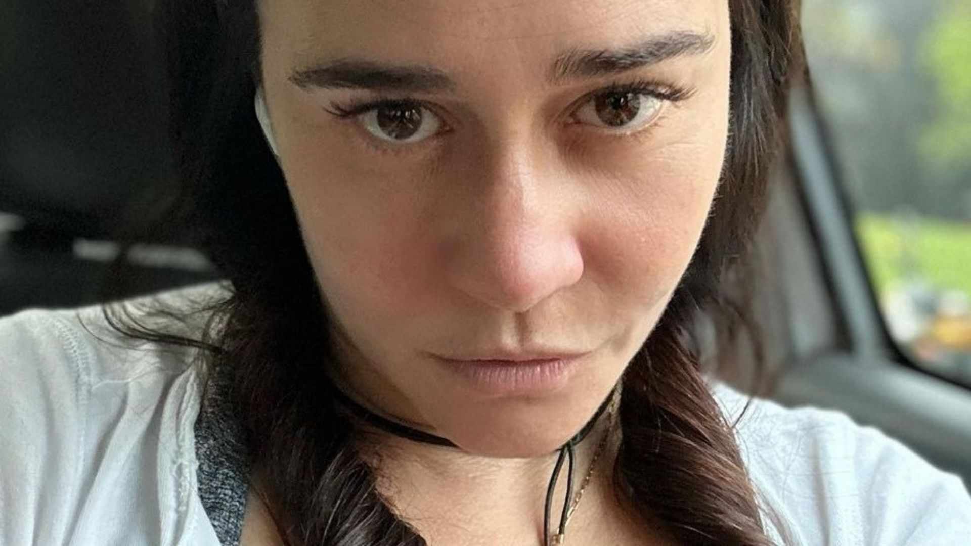 Alessandra Negrini aposta em visual jovial e impressiona: ”Que linda”
