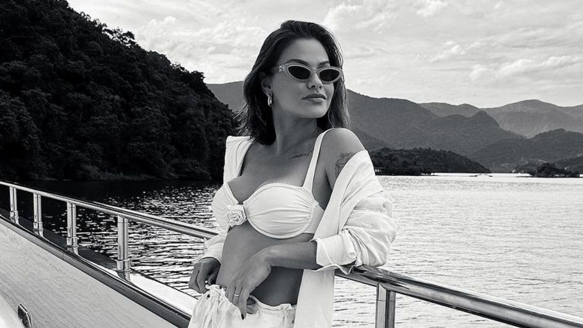 Andressa Suita abre o álbum de fotos da viagem para Angra dos Reis: “Aproveitando”