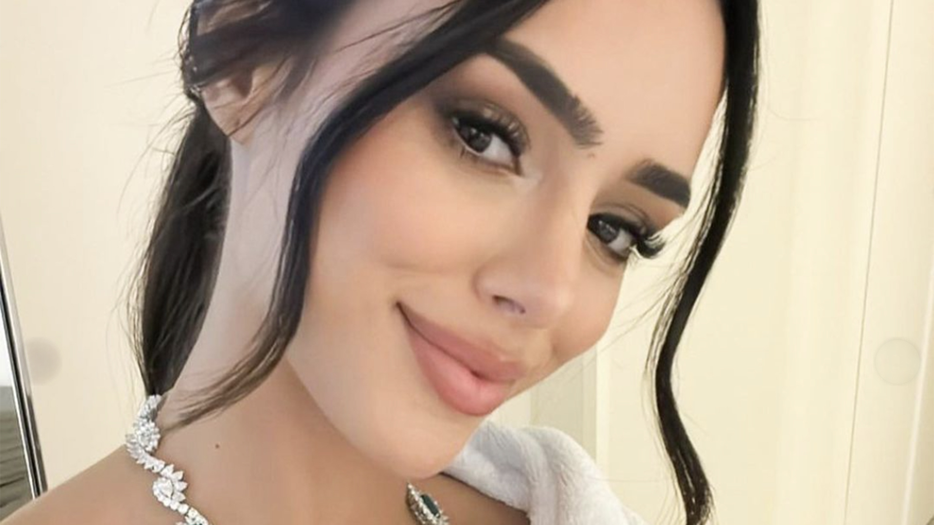 Bruna Biancardi deixa a maternidade com a filha, Mavie, e mostra a bebê em casa