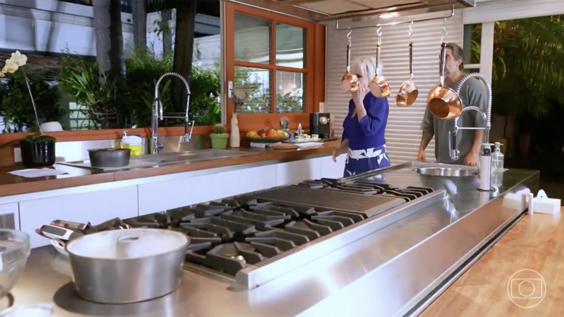 Como é a casa de Ana Maria Braga? Ela abre as portas da mansão luxuosa