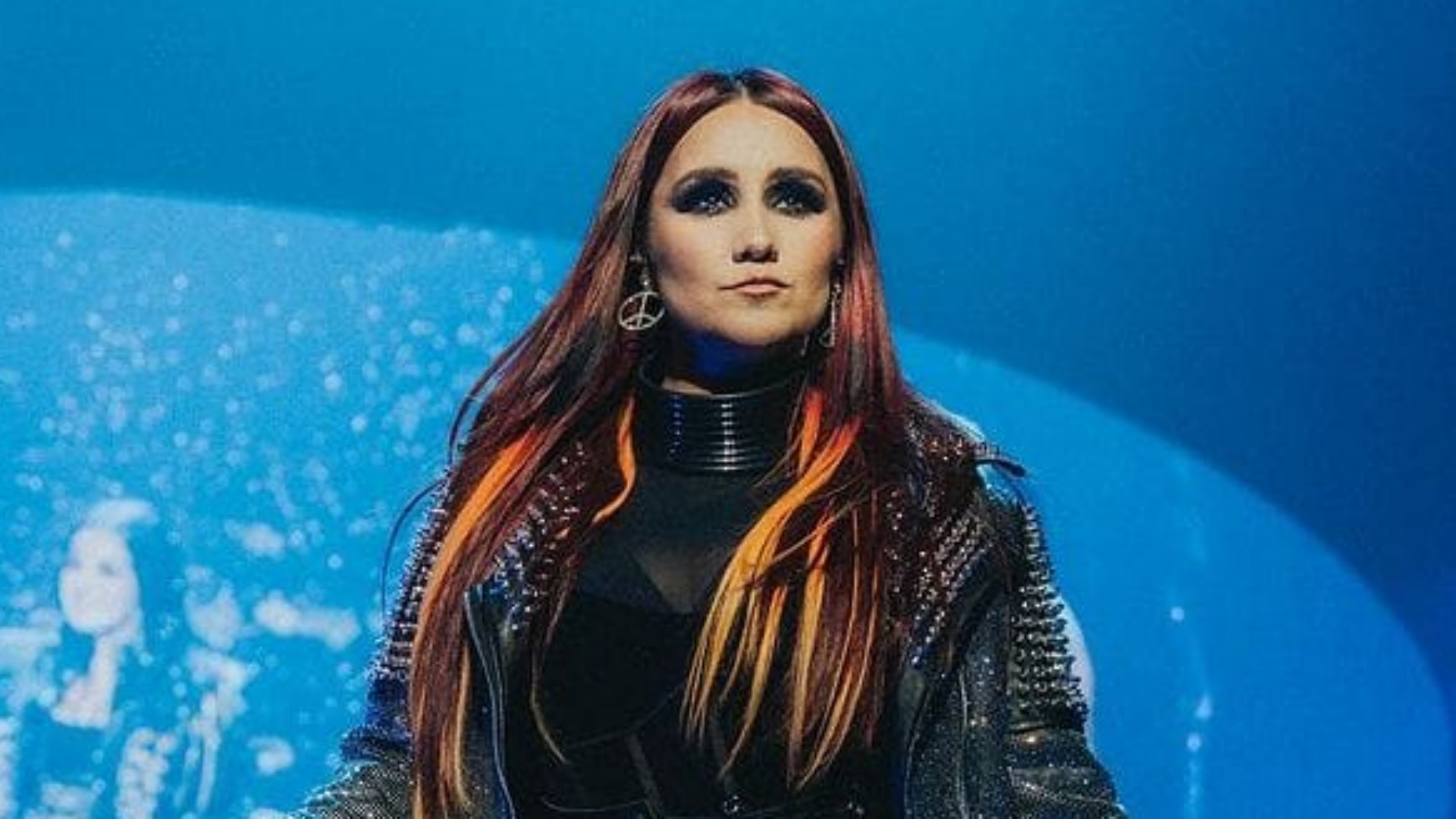Saiba o preço do look usado por Dulce Maria em show do RBD