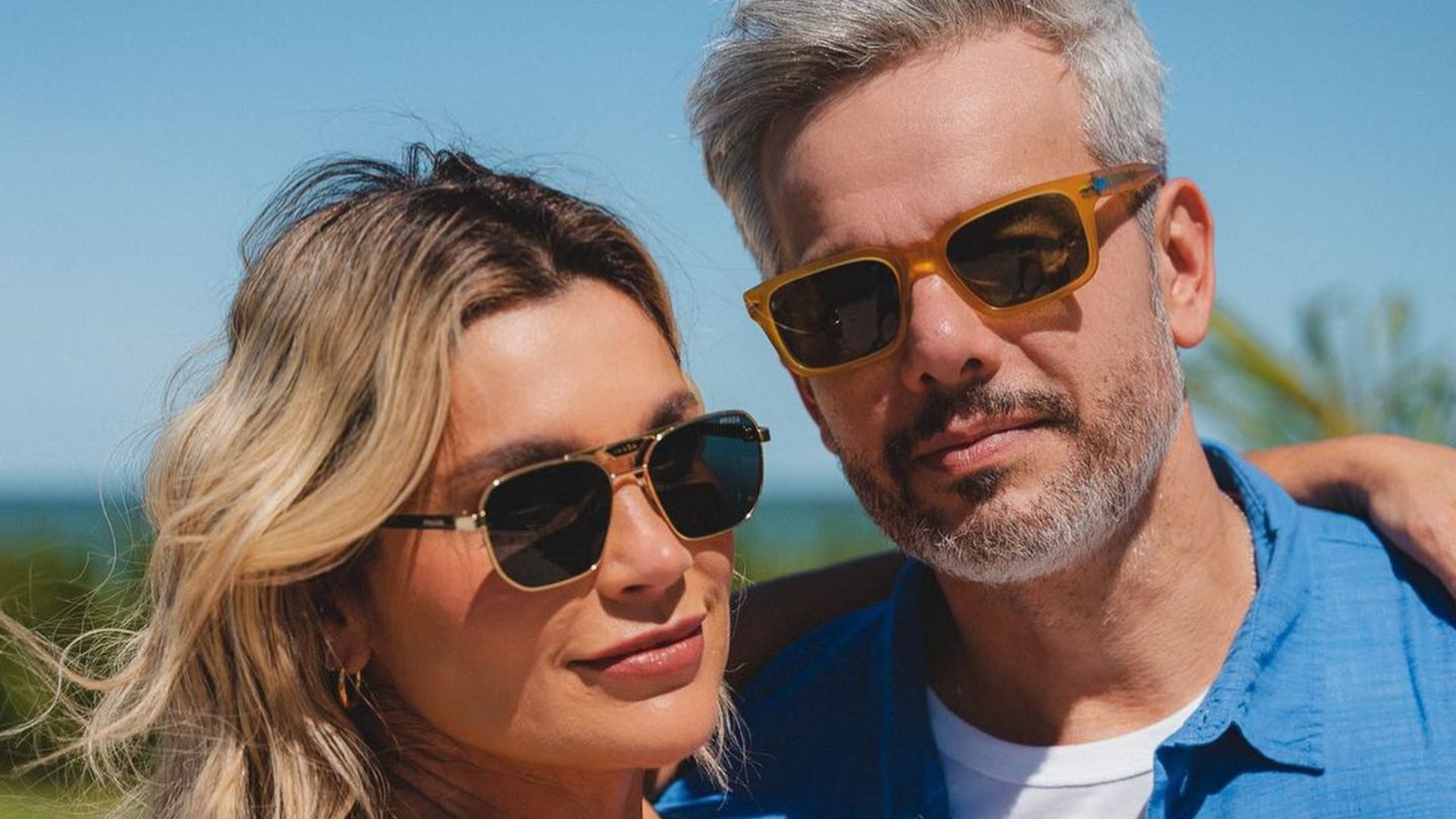 Flávia Alessandra surge agarradinha com Otaviano Costa: “Amor caliente”