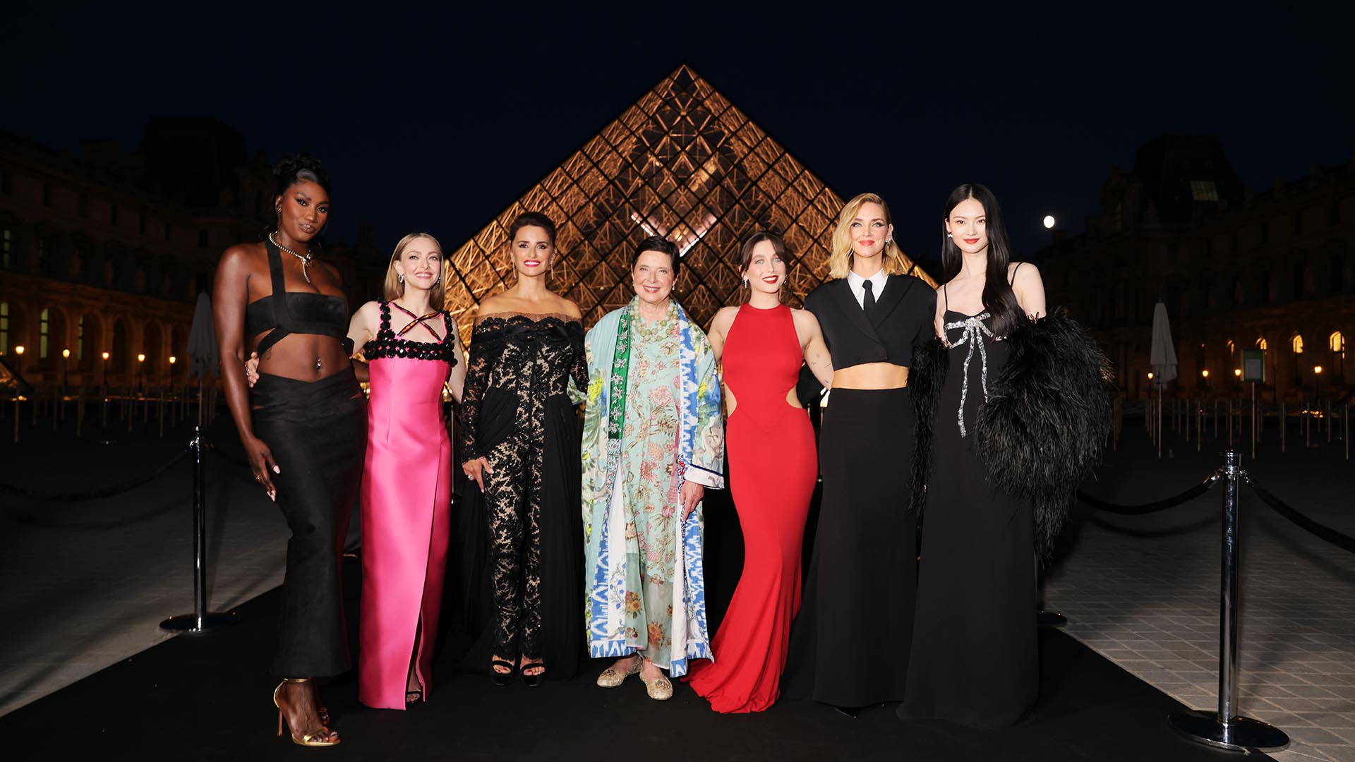 Fashionistas fazem ode à atmosfera parisiense