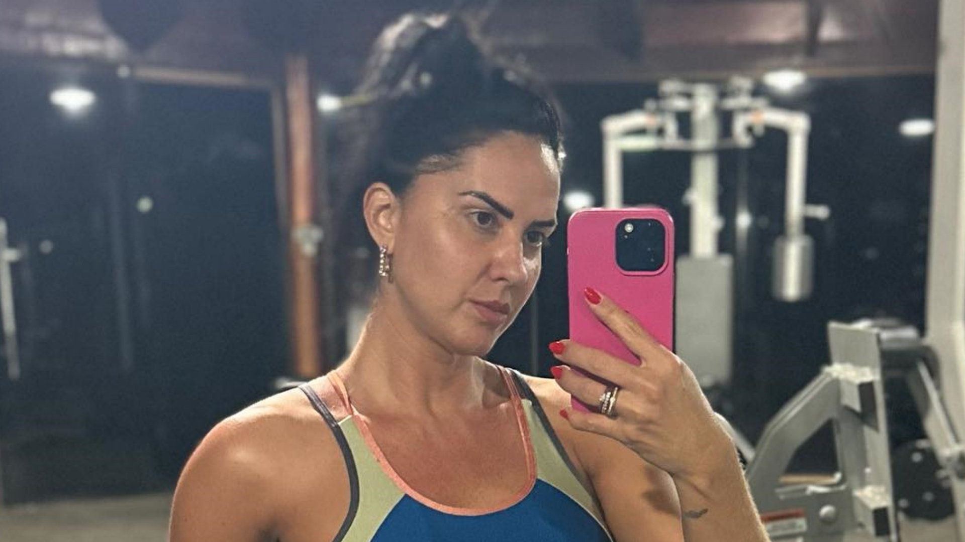 Graciele Lacerda posta clique na academia e detalhe inusitado chama atenção