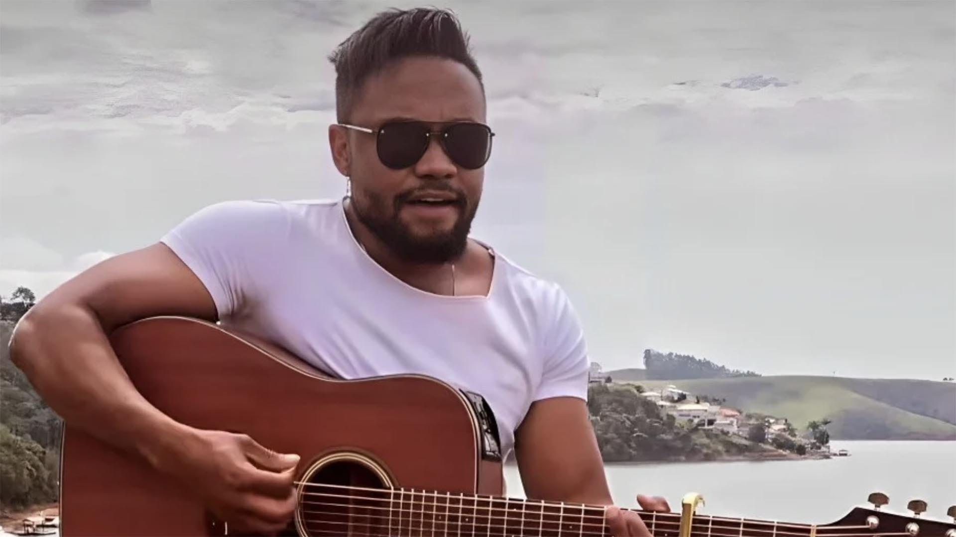 Quem é o cantor João Vitor Malachias? Entenda o que aconteceu para ele ser suspeito de um crime