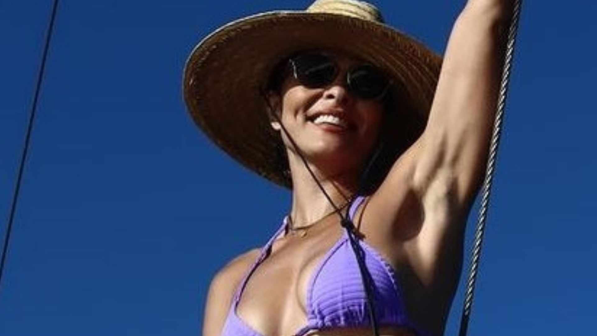 Em fotos de viagem com a família, Juliana Paes revela corpaço desenhado: ”Linda demais”