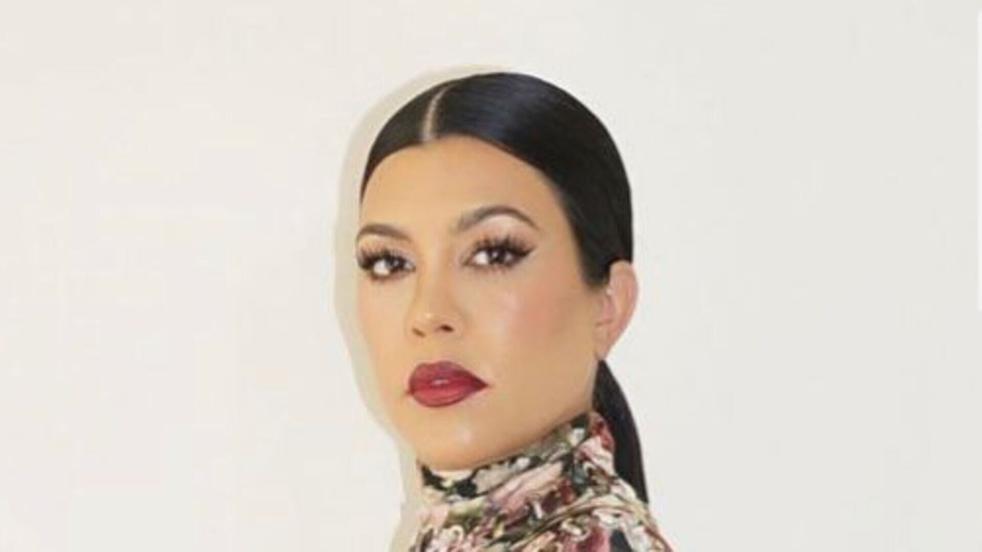 Após briga, Kourney Kardashian se fantasia da irmã Kim para o Halloween